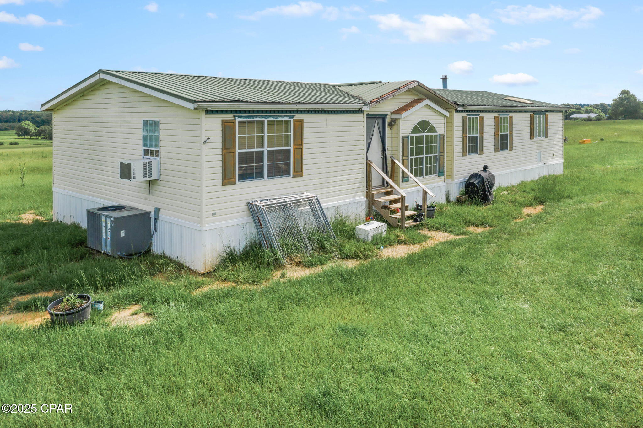 Listing photo id 9 for 1080 Arnold Lane