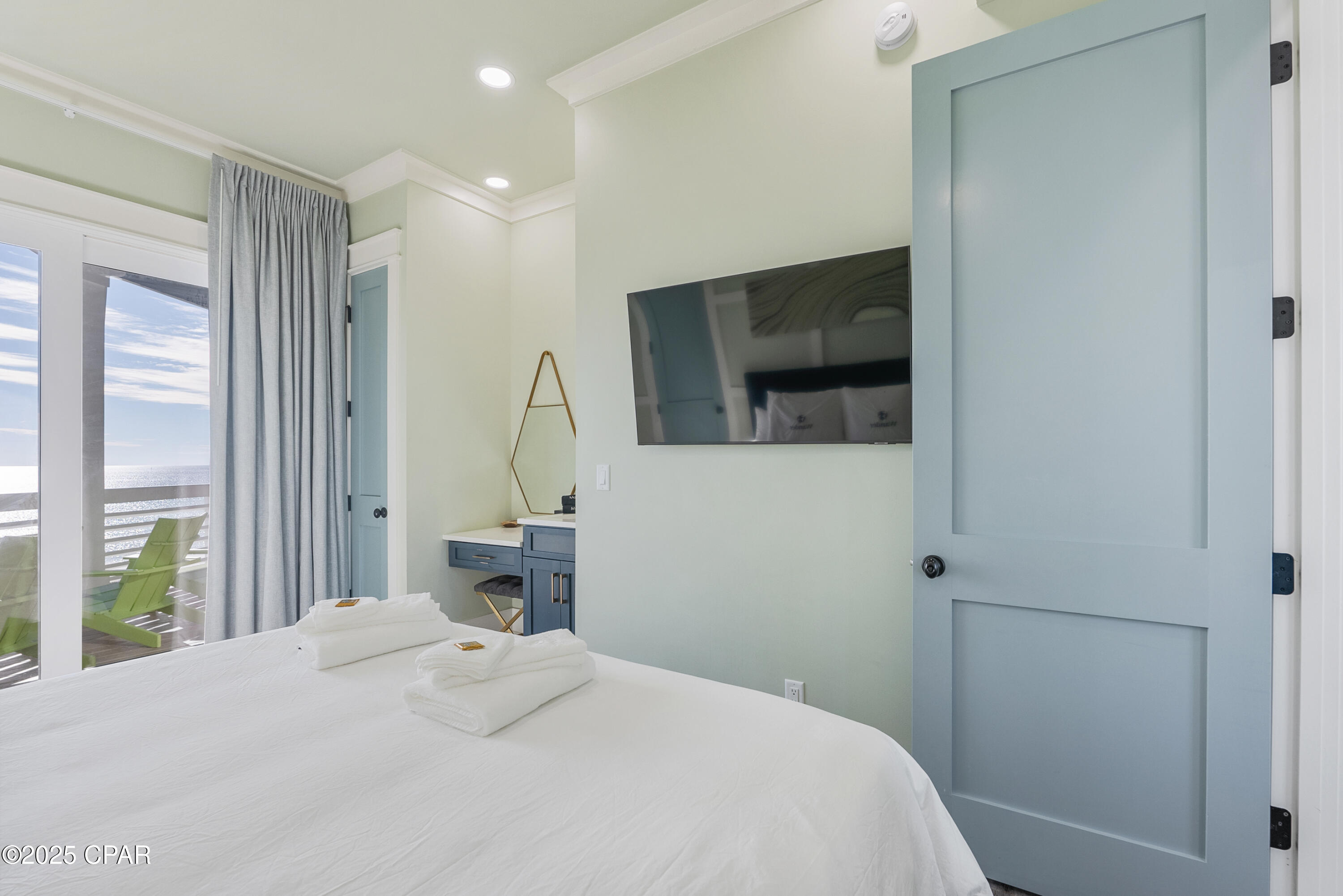 Listing photo id 65 for 12401 Front Beach Road