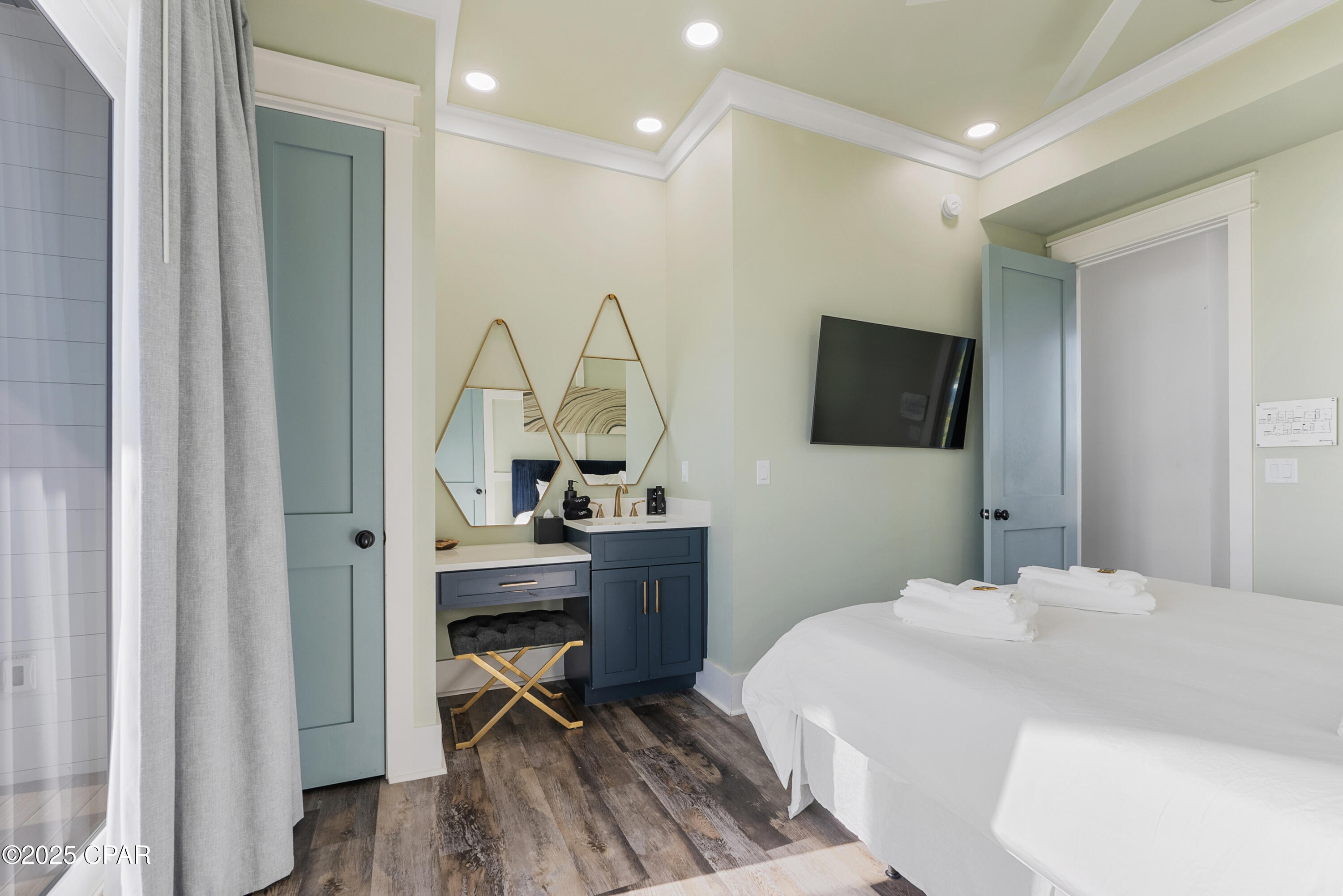 Listing photo id 71 for 12401 Front Beach Road