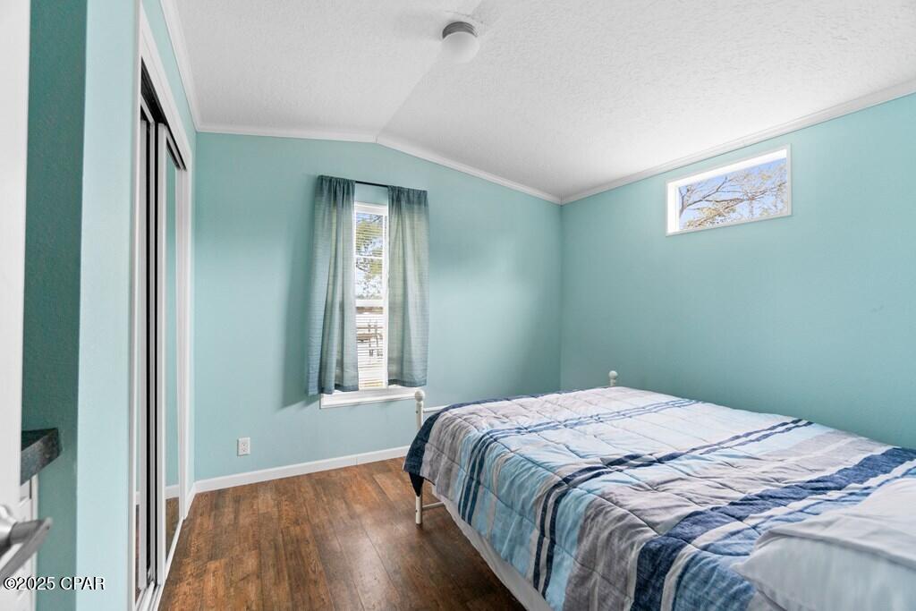 Listing photo id 35 for 303 Blackshear Drive