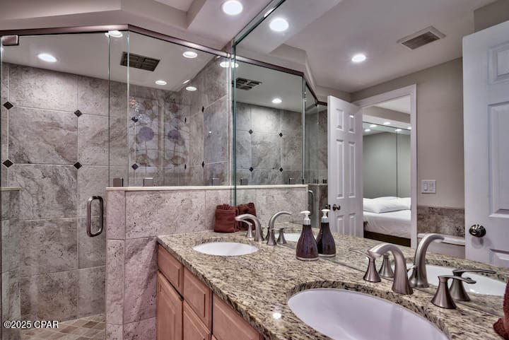 Image 12 For 9850 Thomas Drive  W 109