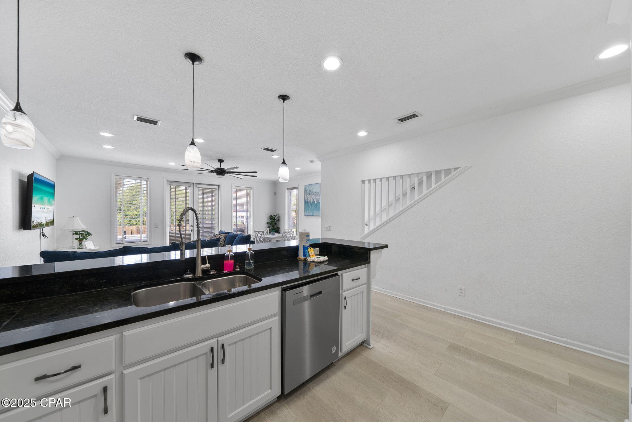 Image 6 For 142 Southfields Road