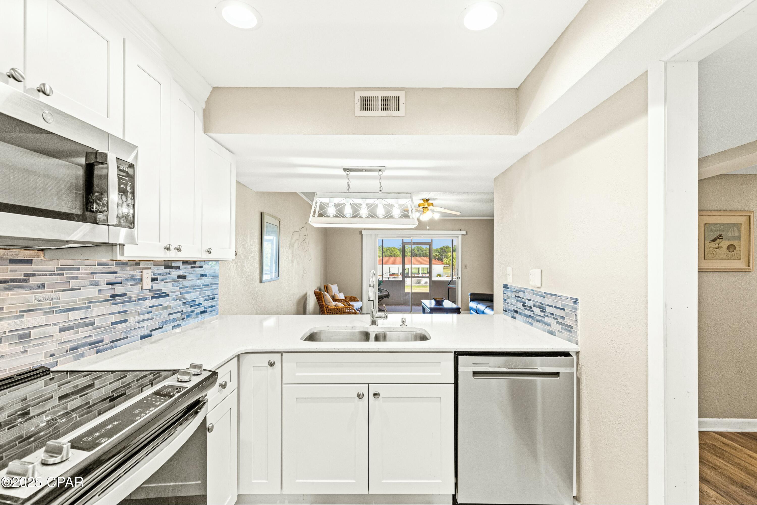 Image 4 For 112 Fairway Boulevard 110