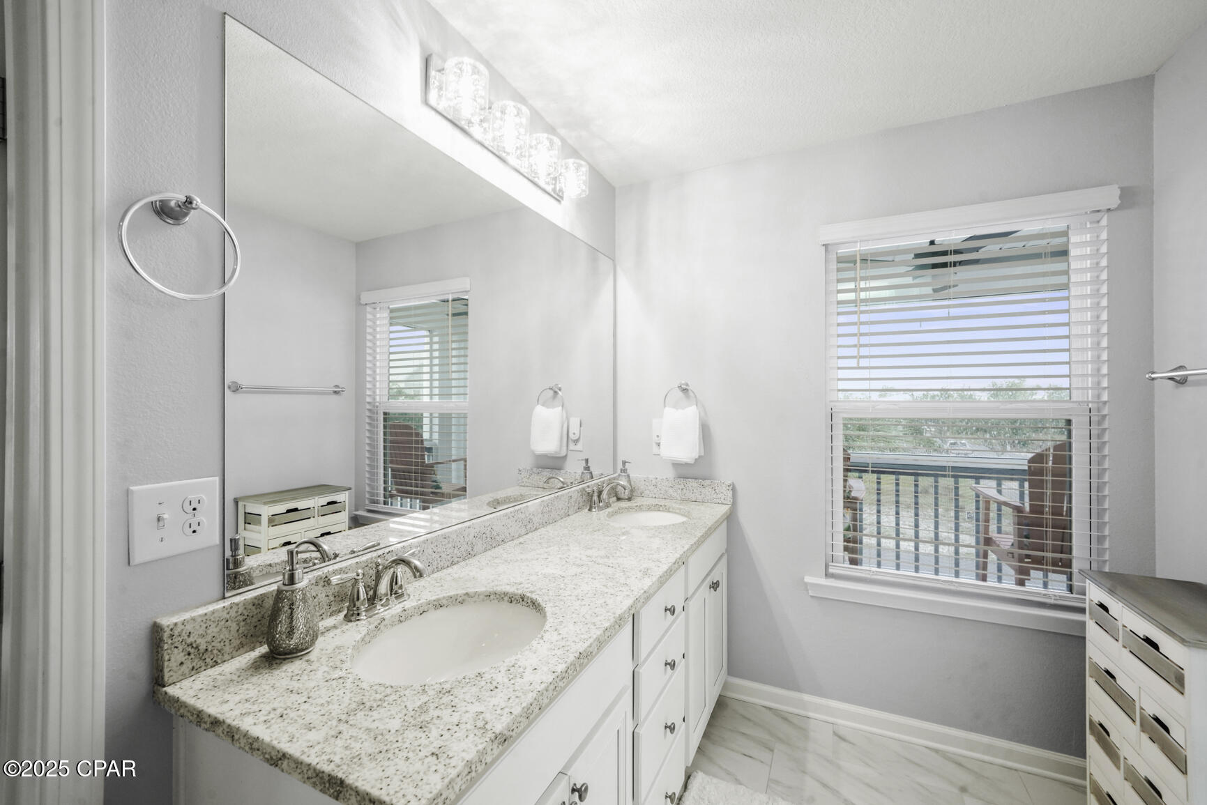 Image 21 For 102 Washboard Court Court