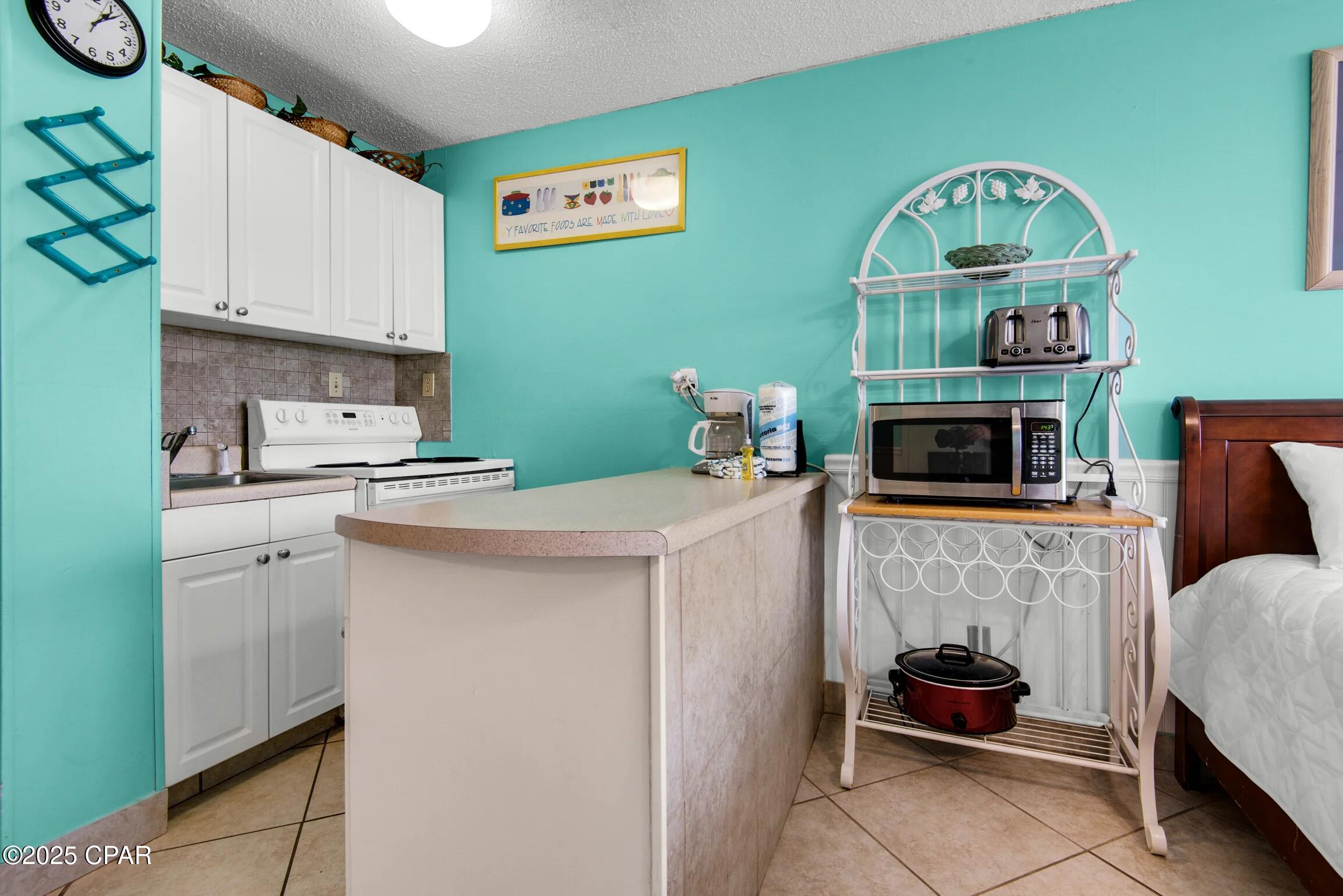 Image 10 For 8817 Thomas Drive A210