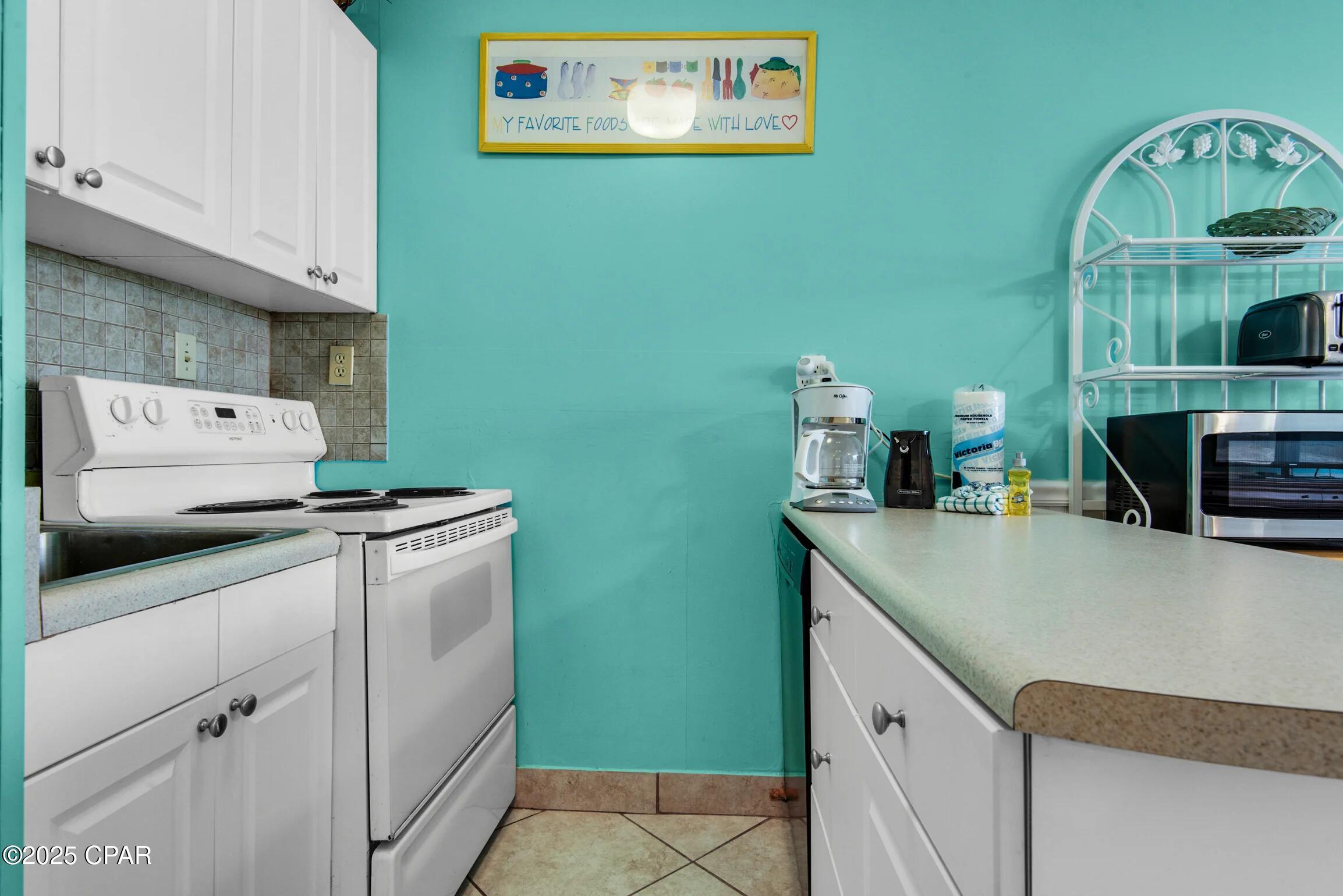 Image 11 For 8817 Thomas Drive A210