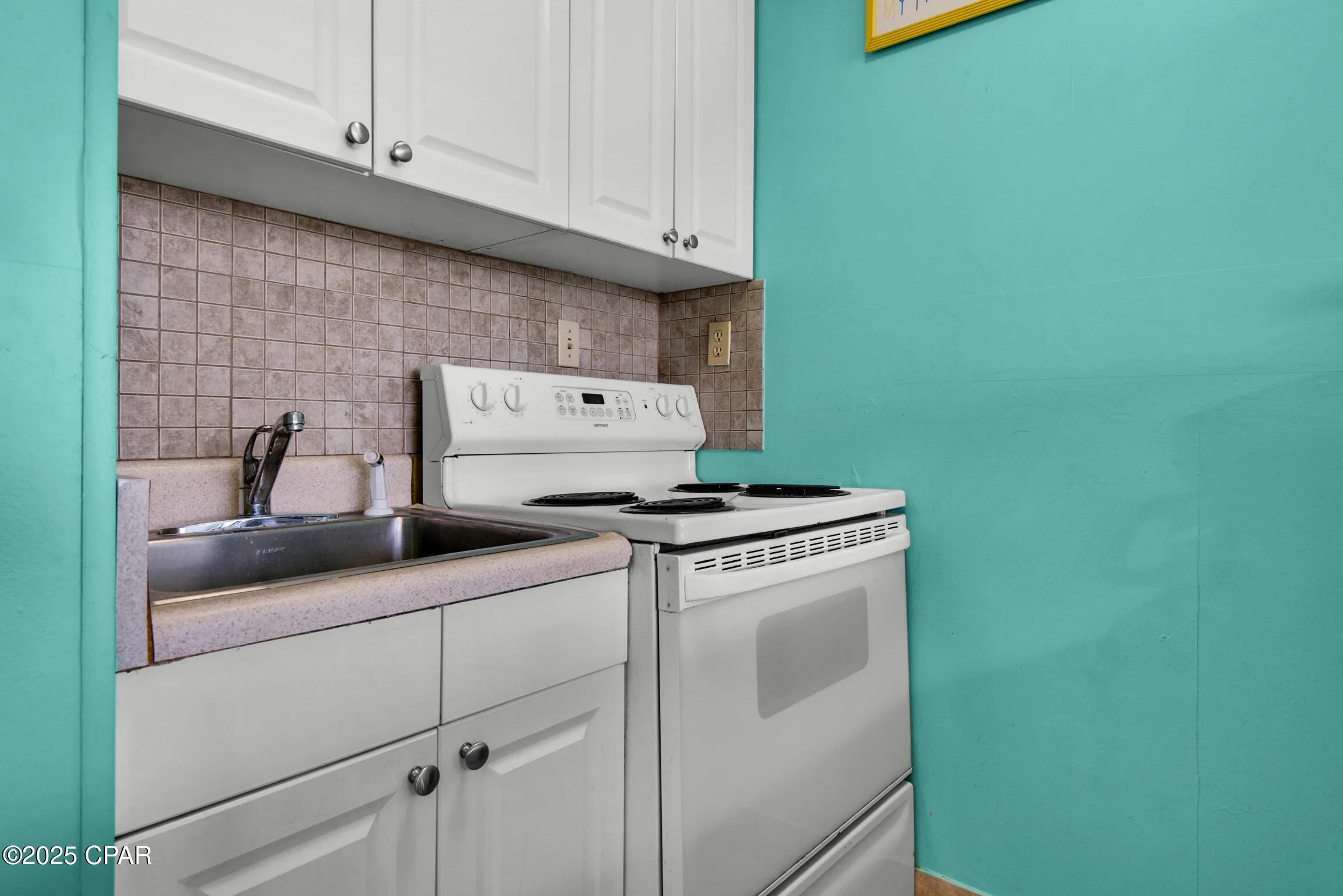 Image 12 For 8817 Thomas Drive A210