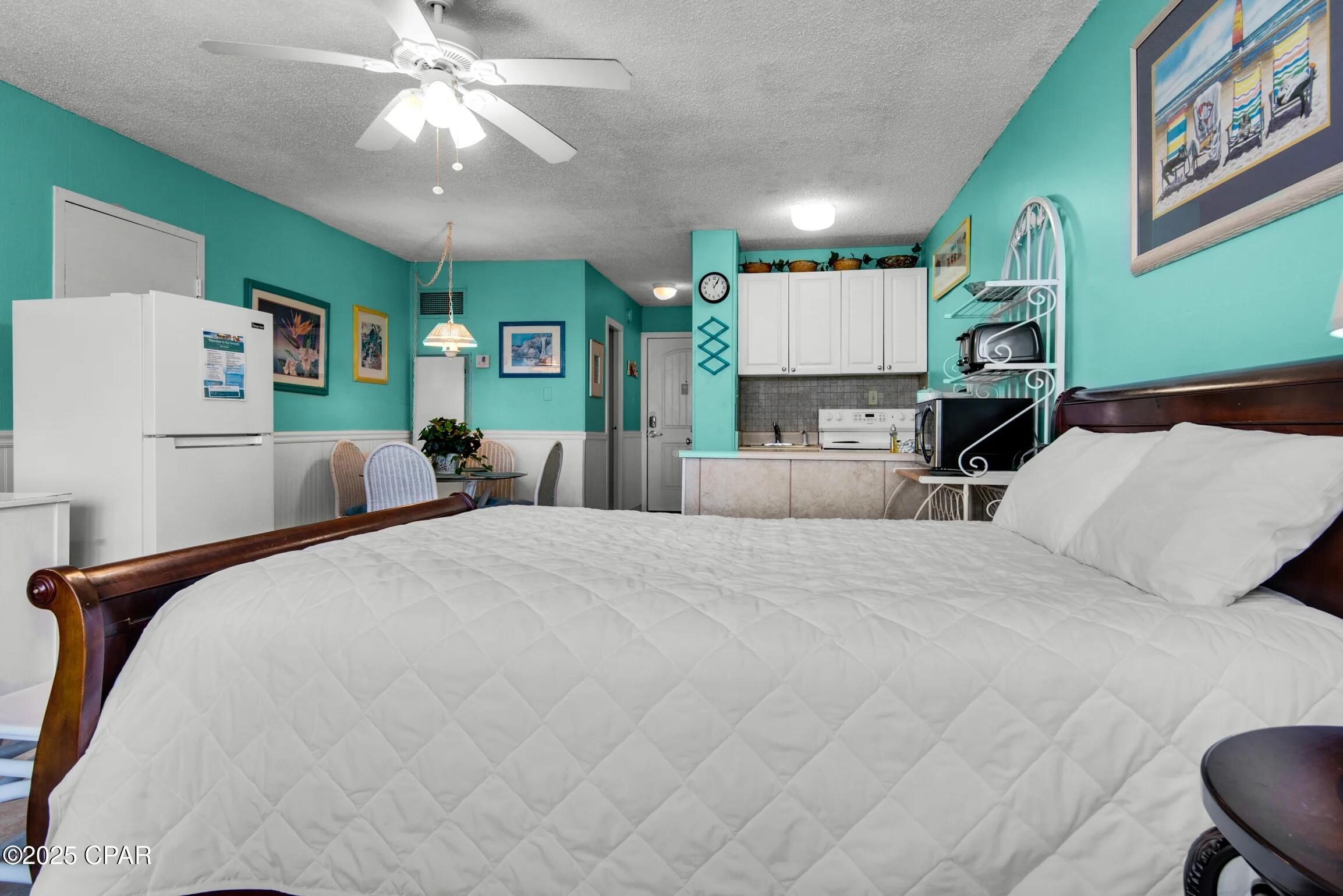 Image 6 For 8817 Thomas Drive A210