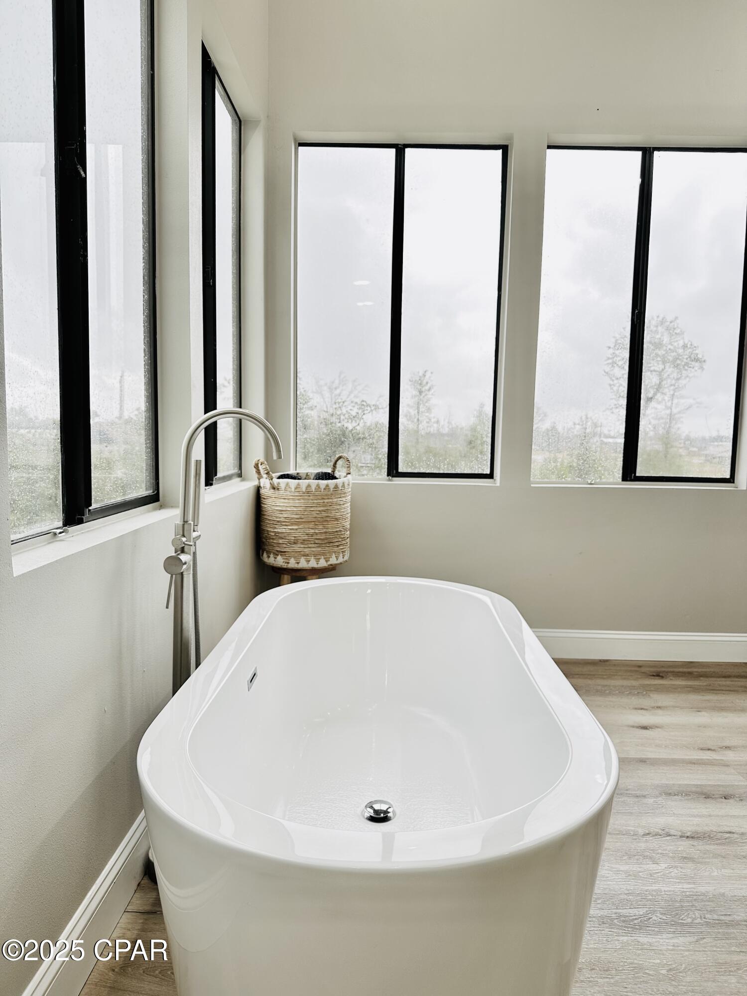 Image 12 For 818 Radcliff Avenue