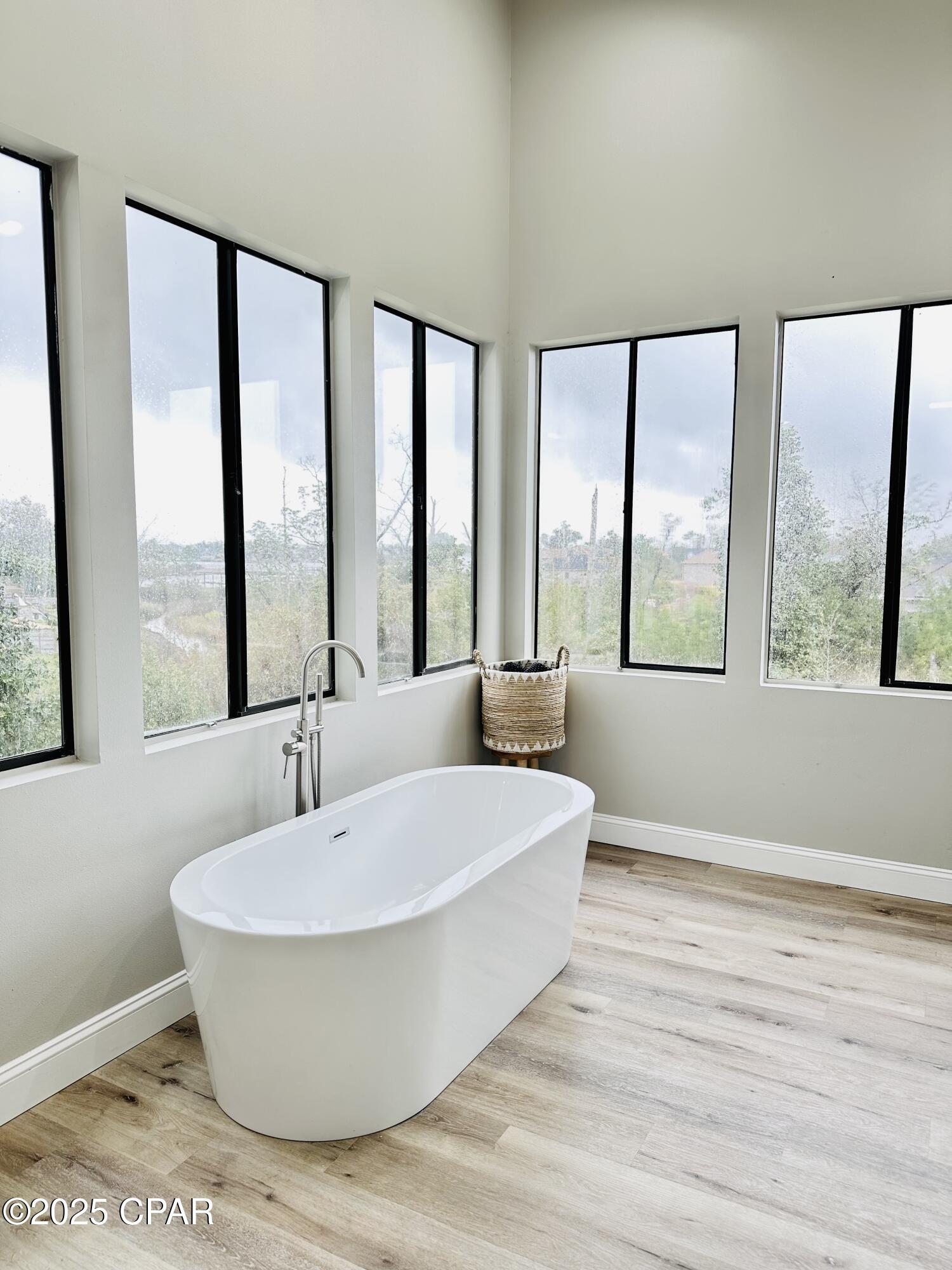 Image 15 For 818 Radcliff Avenue