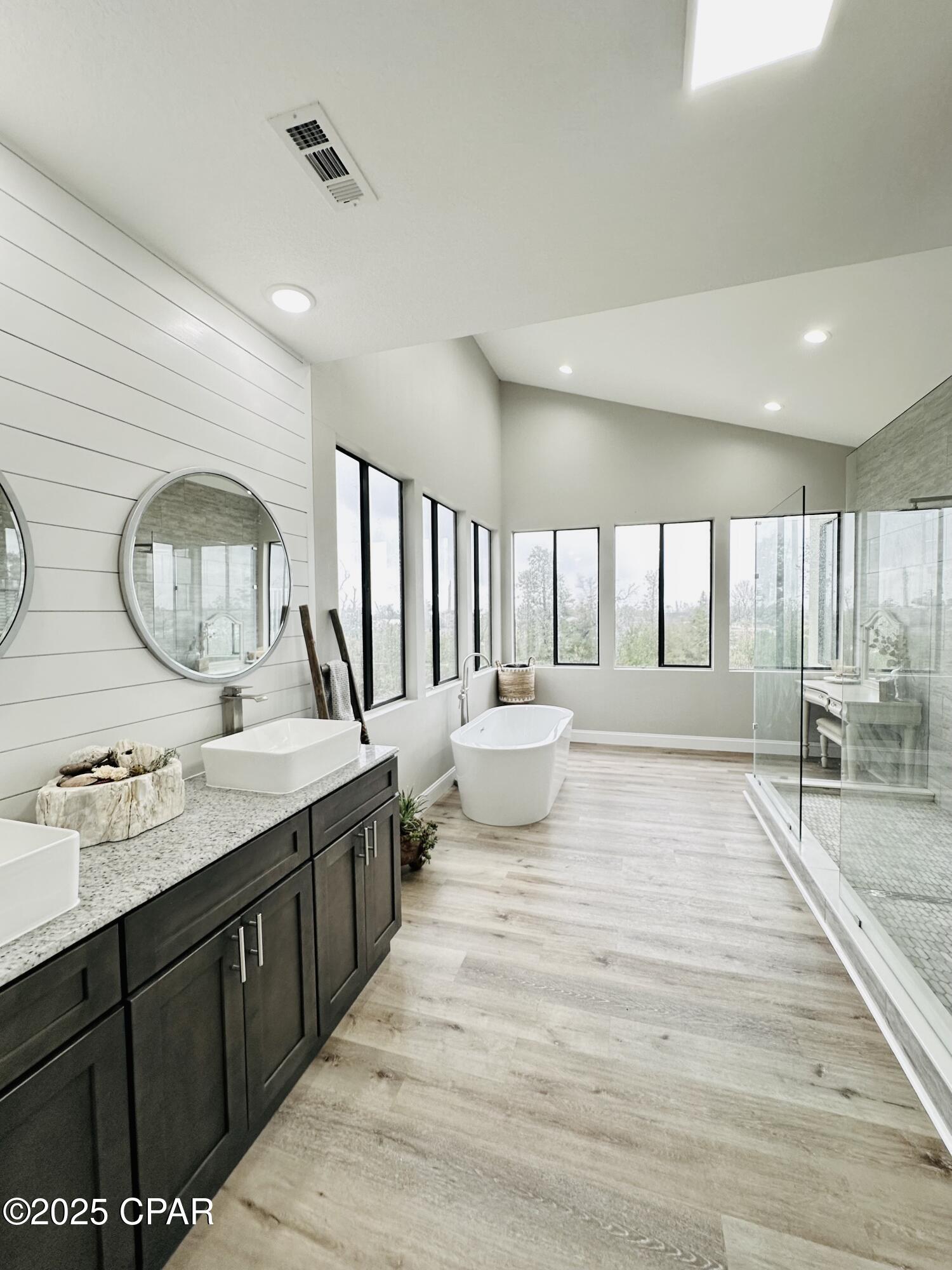 Image 16 For 818 Radcliff Avenue