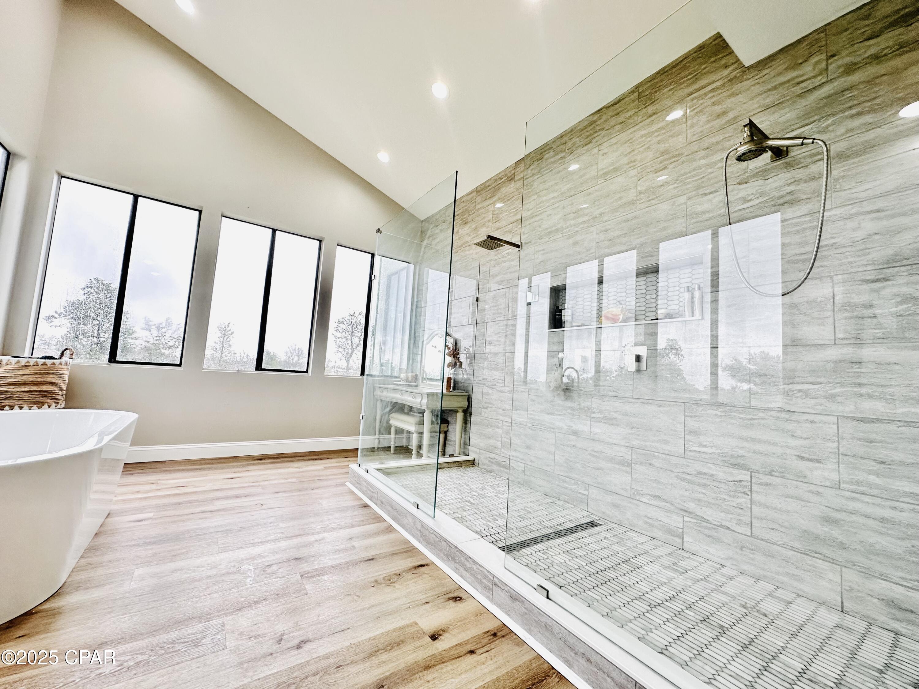 Image 17 For 818 Radcliff Avenue