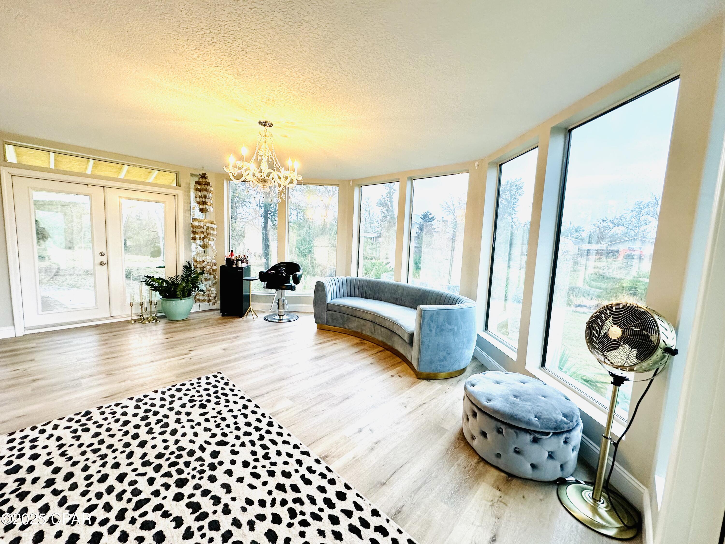 Image 23 For 818 Radcliff Avenue