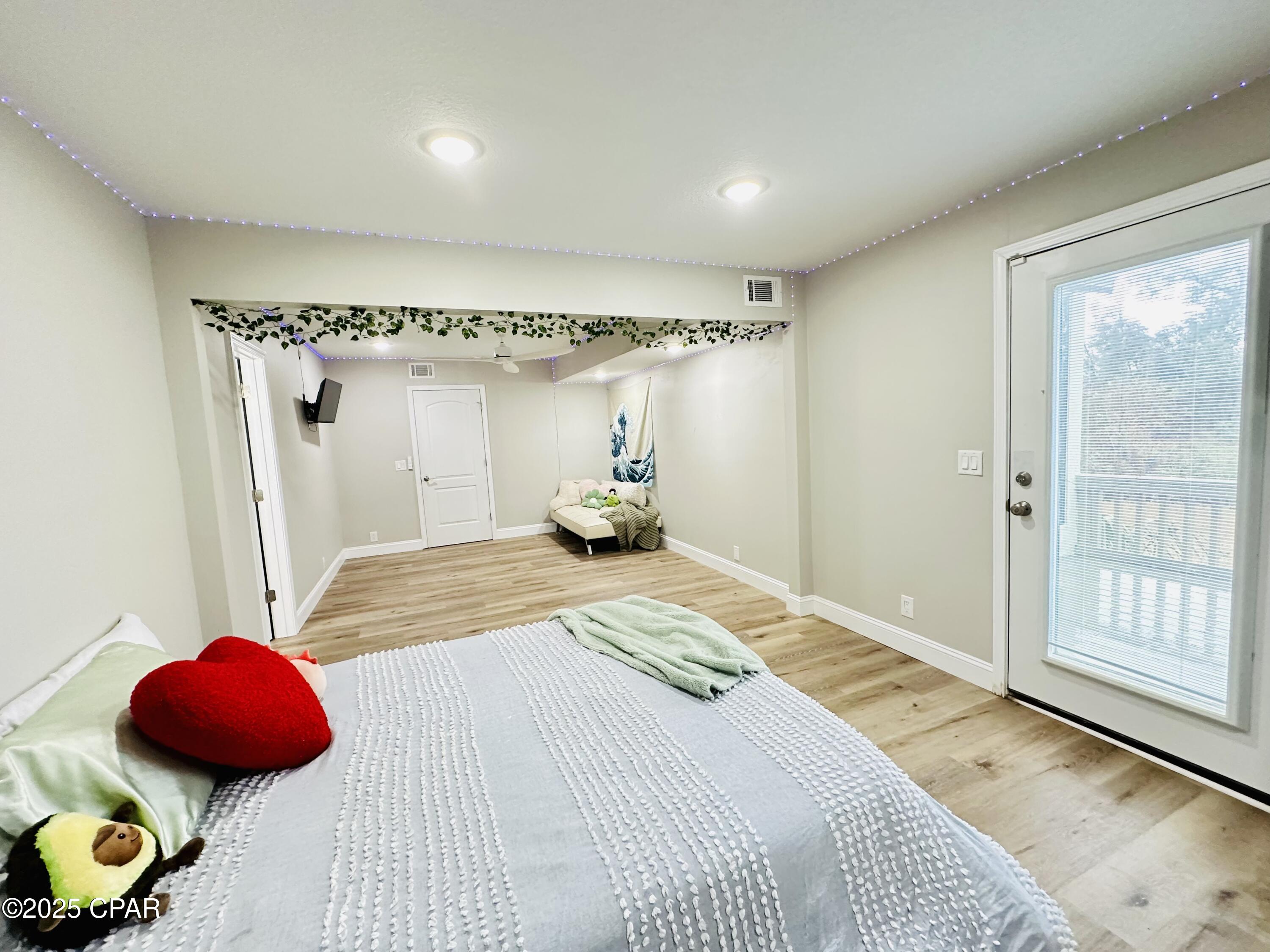 Image 32 For 818 Radcliff Avenue