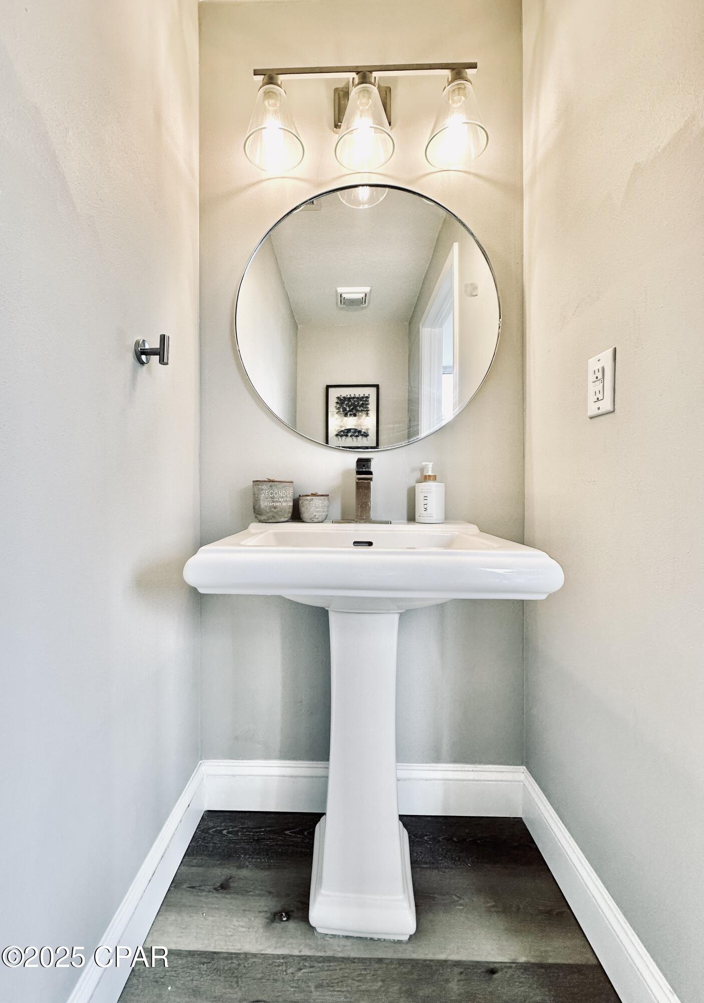 Image 35 For 818 Radcliff Avenue