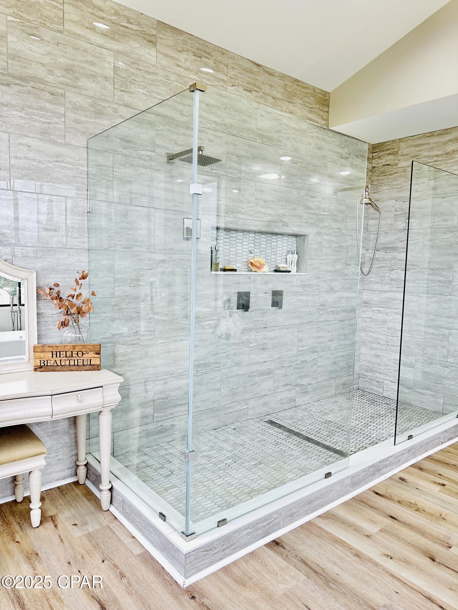 Image 44 For 818 Radcliff Avenue