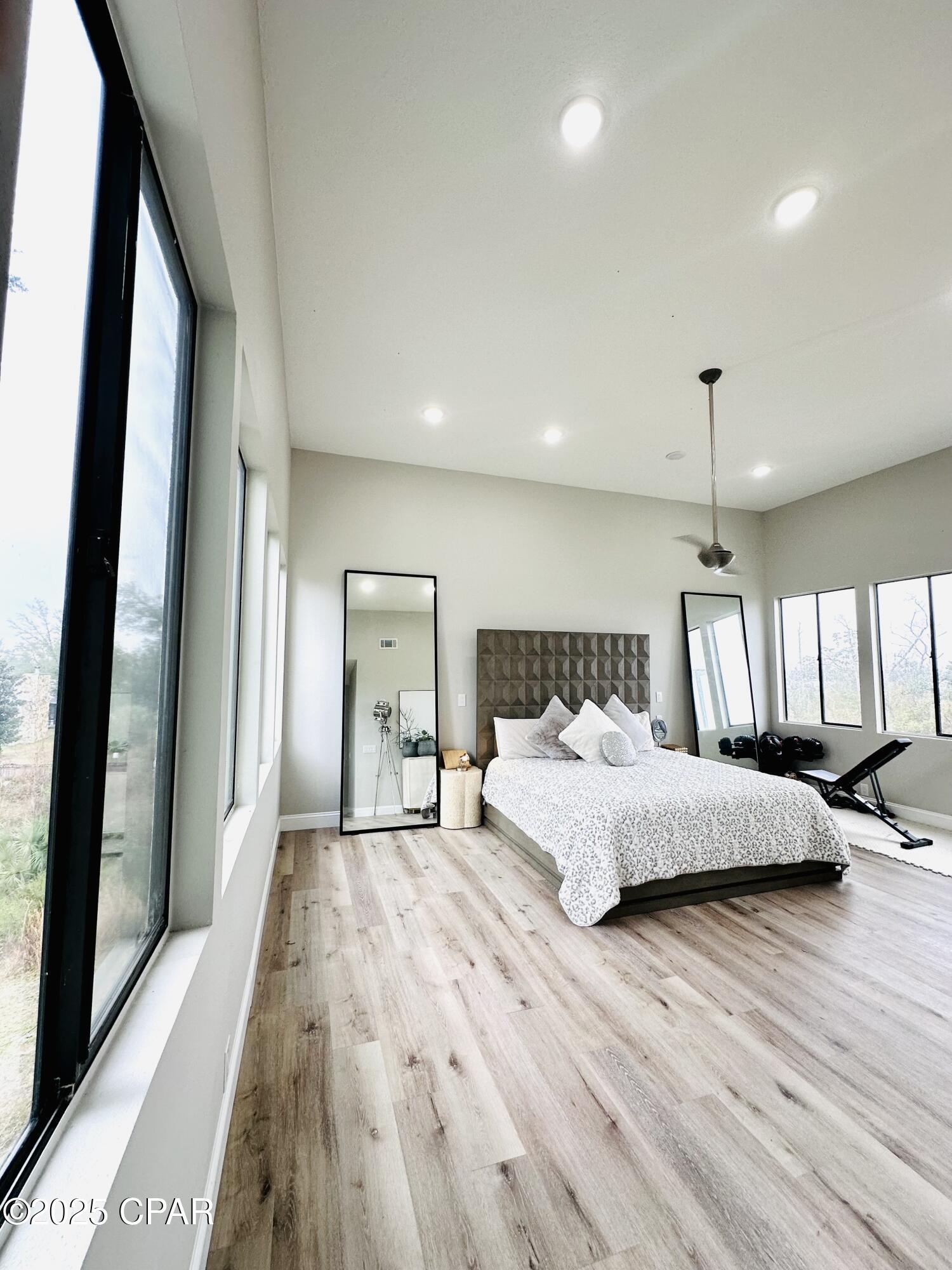 Image 49 For 818 Radcliff Avenue