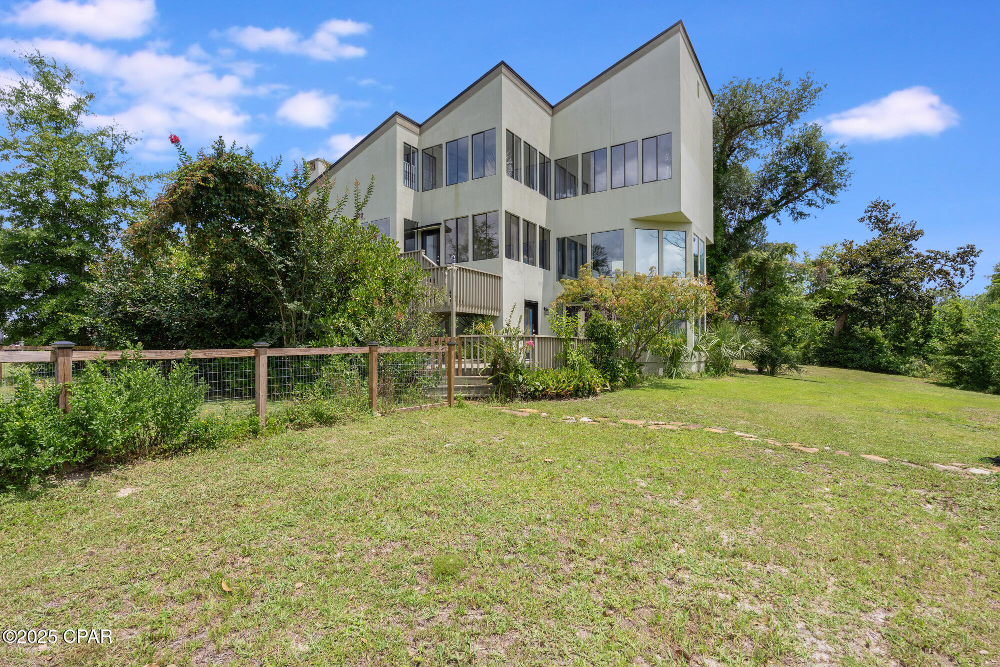 Image 69 For 818 Radcliff Avenue