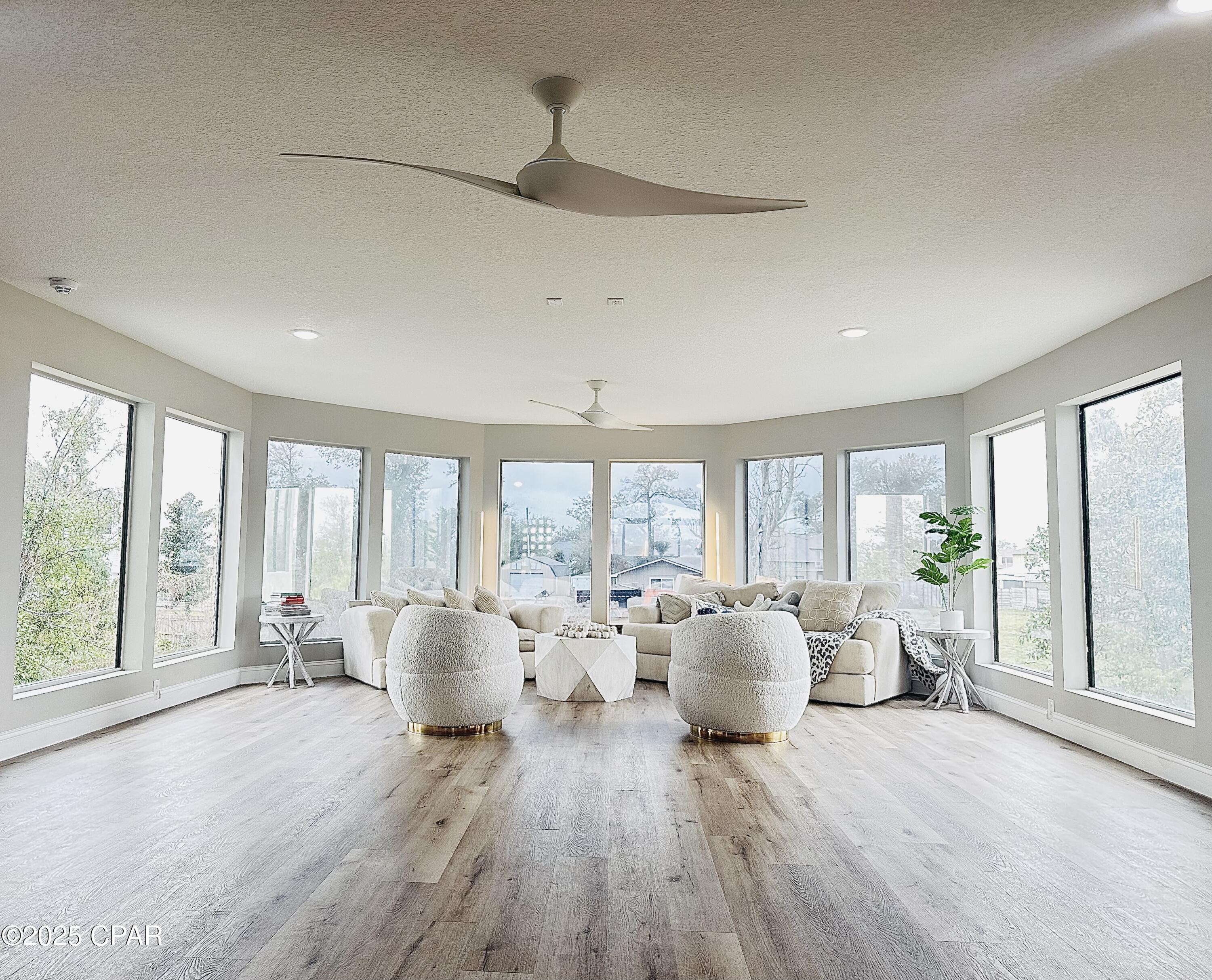 Image 7 For 818 Radcliff Avenue