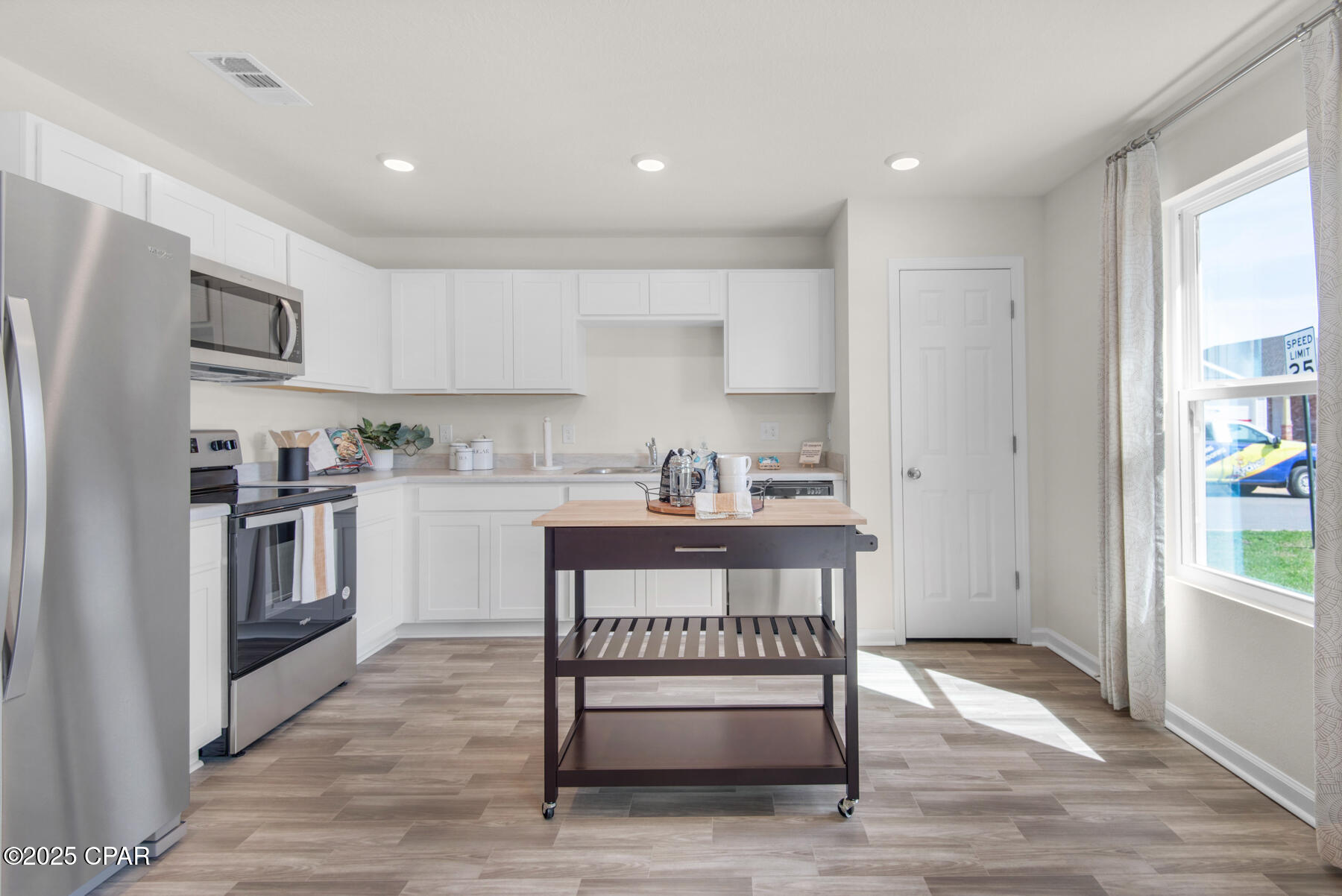 Image 3 For 477 Salt Creek Lane  3