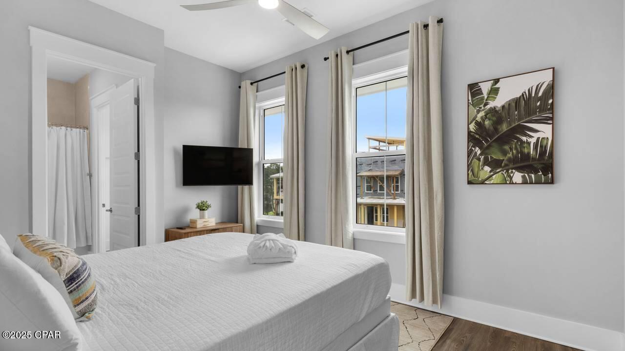 Image 21 For 28 Queen Palm Drive