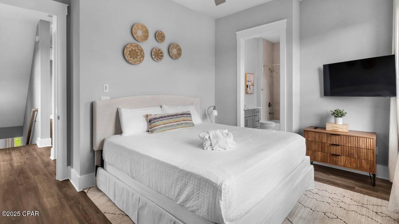 Image 22 For 28 Queen Palm Drive