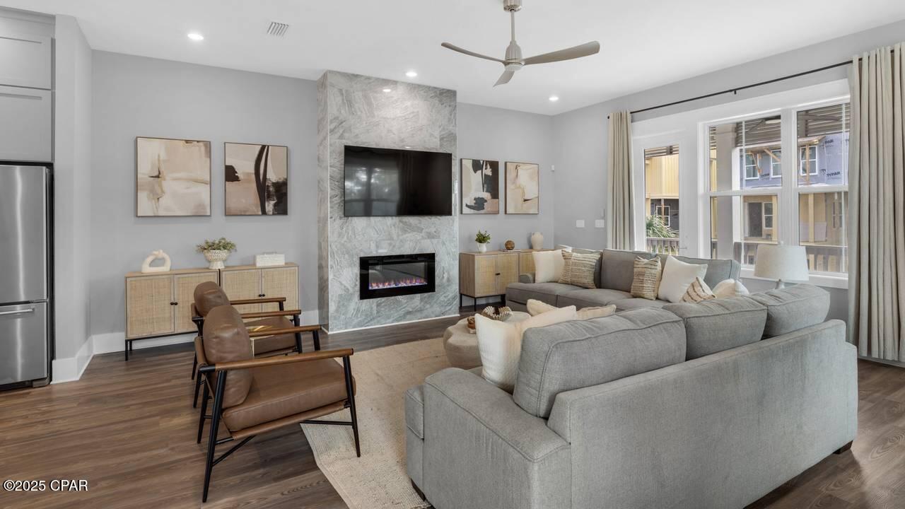 Image 3 For 28 Queen Palm Drive