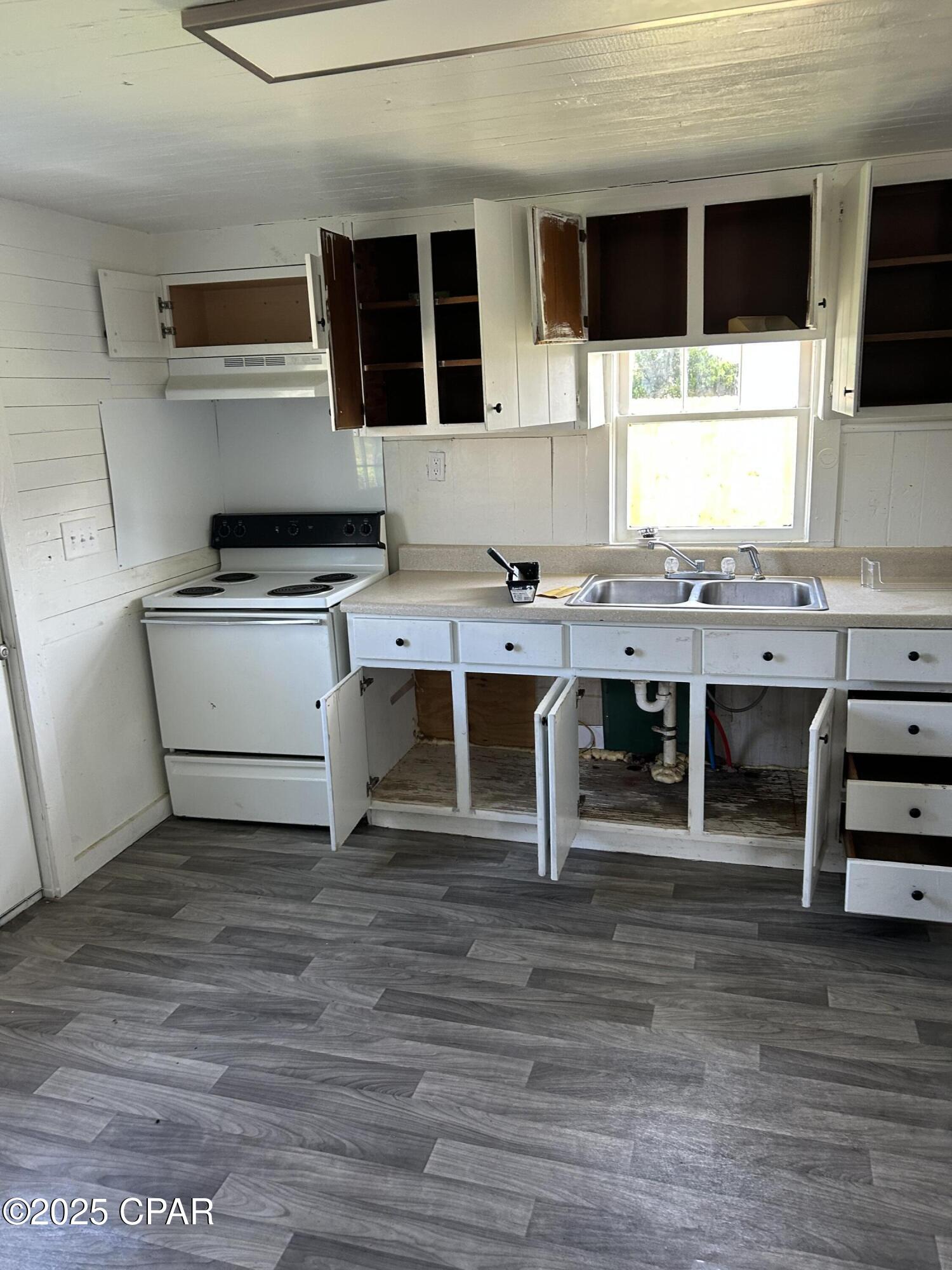 Image 4 For 235 Central Avenue