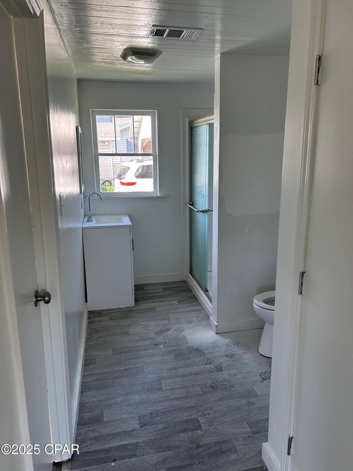 Image 5 For 235 Central Avenue