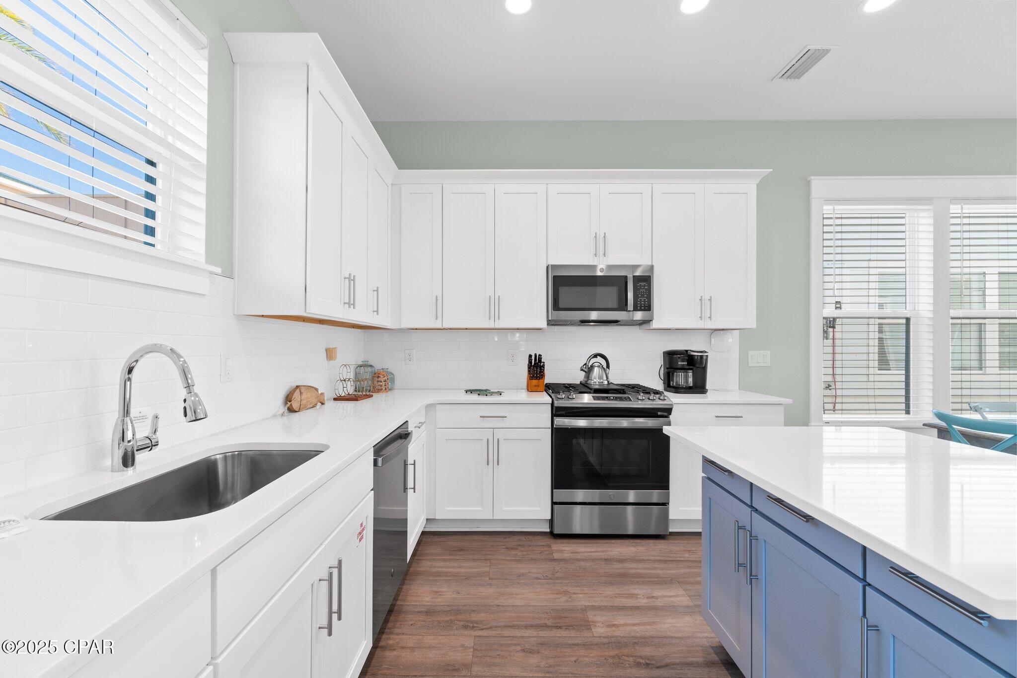 Image 10 For 2700 Lagoon Manor Drive