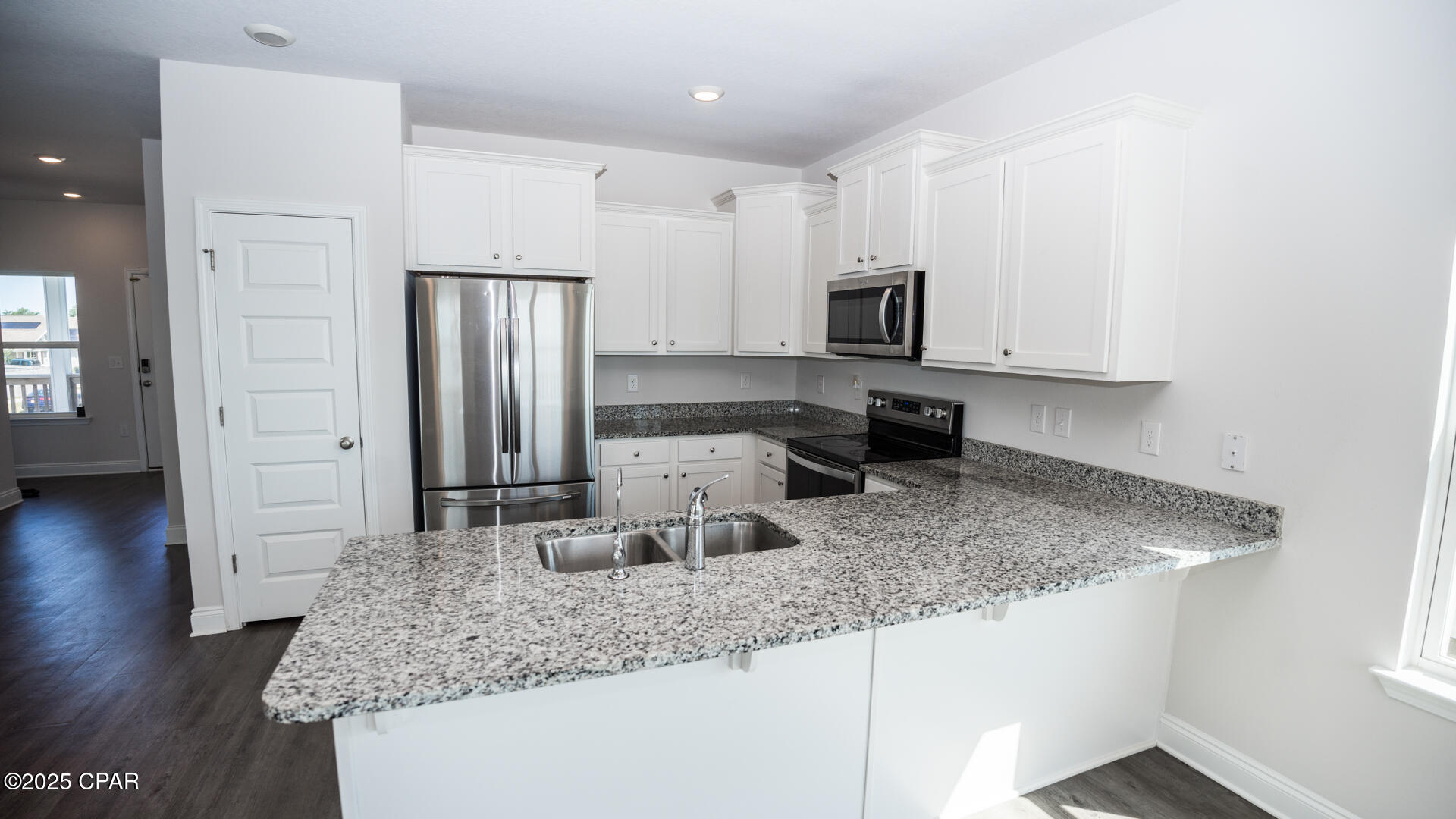 Image 12 For 140 Carriage Road