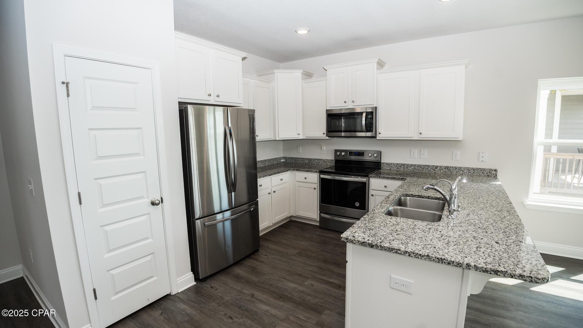 Image 13 For 140 Carriage Road