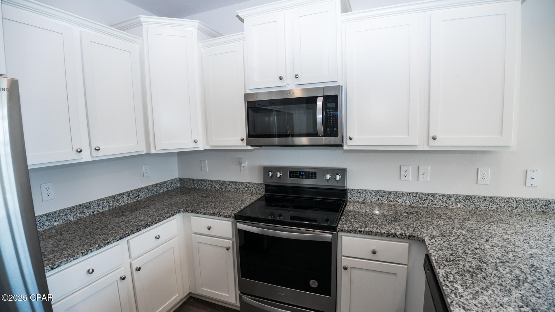 Image 14 For 140 Carriage Road