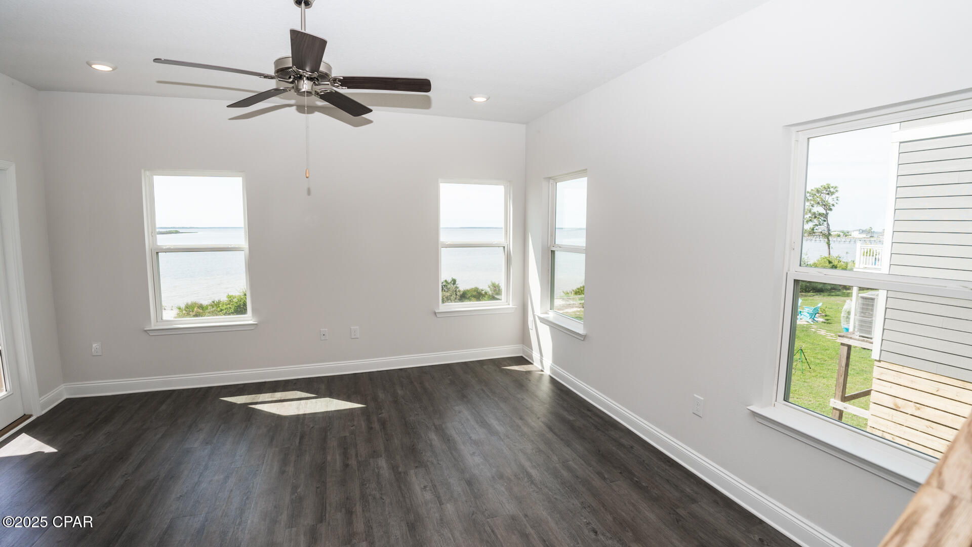 Image 19 For 140 Carriage Road