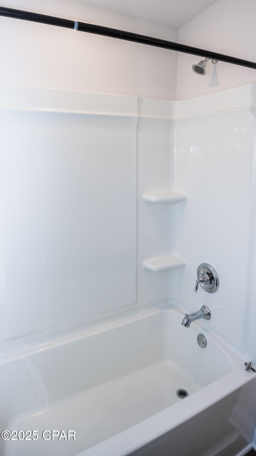 Image 25 For 140 Carriage Road