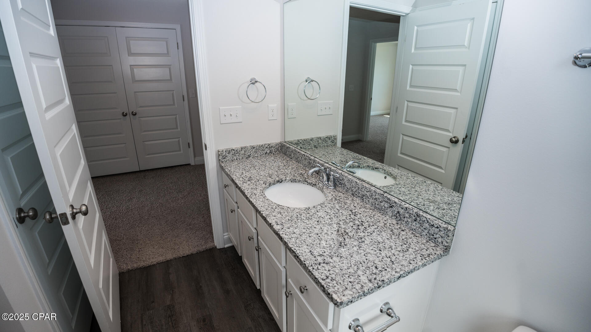 Image 26 For 140 Carriage Road