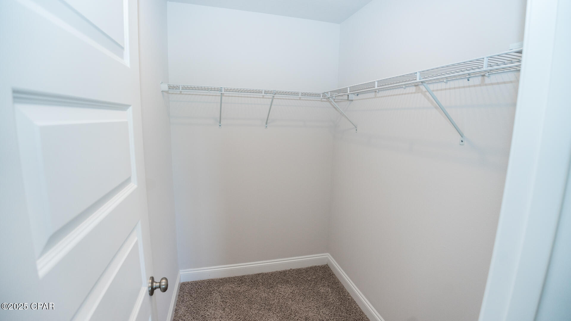 Image 29 For 140 Carriage Road