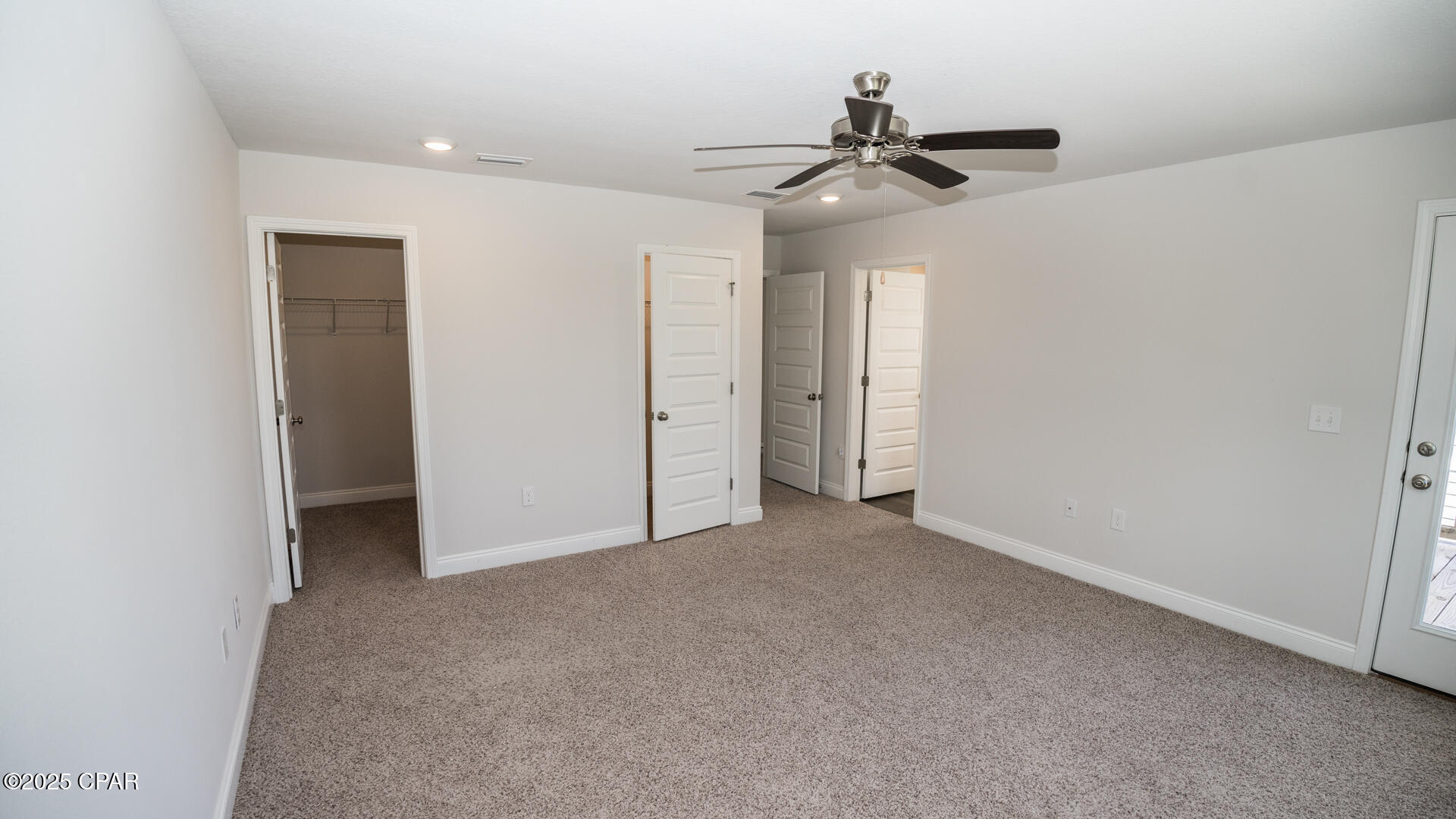 Image 30 For 140 Carriage Road