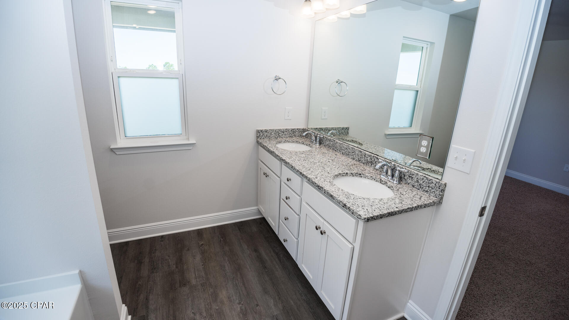 Image 40 For 140 Carriage Road