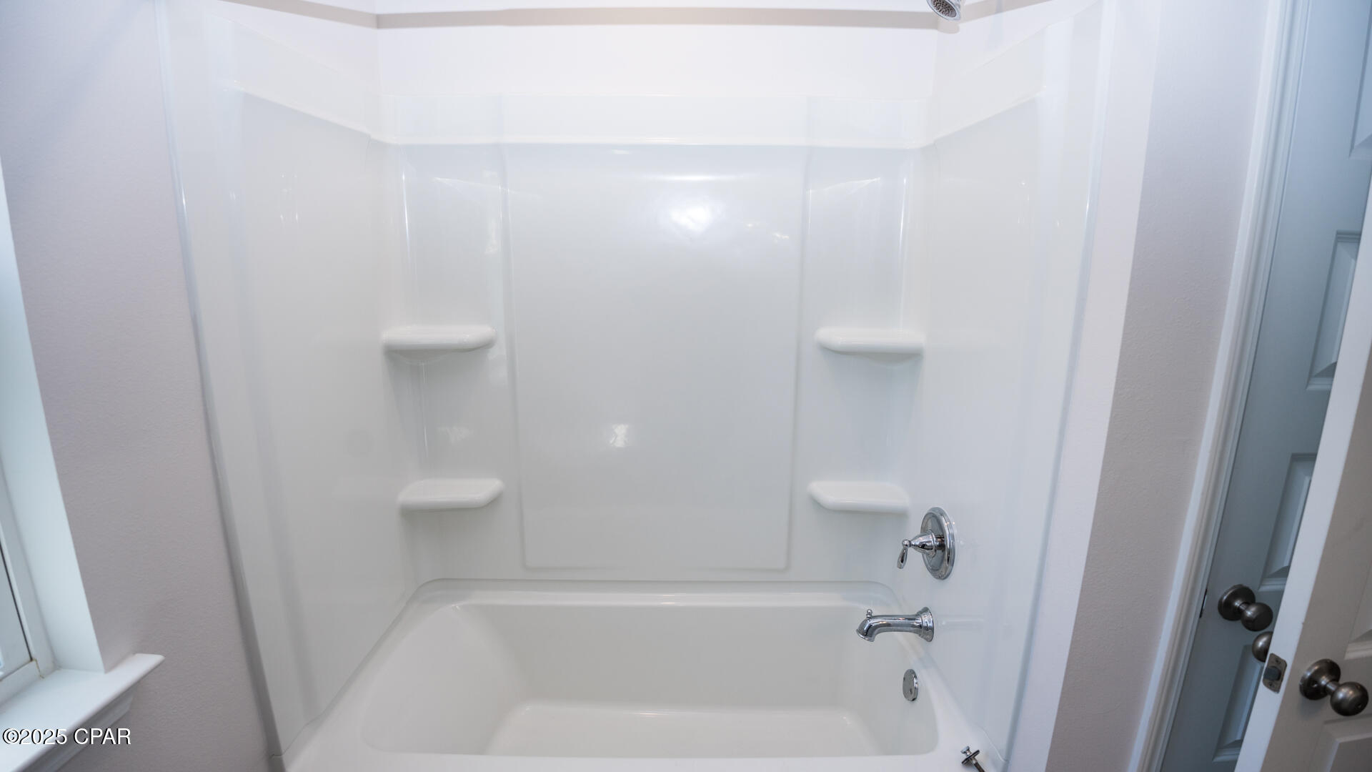 Image 46 For 140 Carriage Road