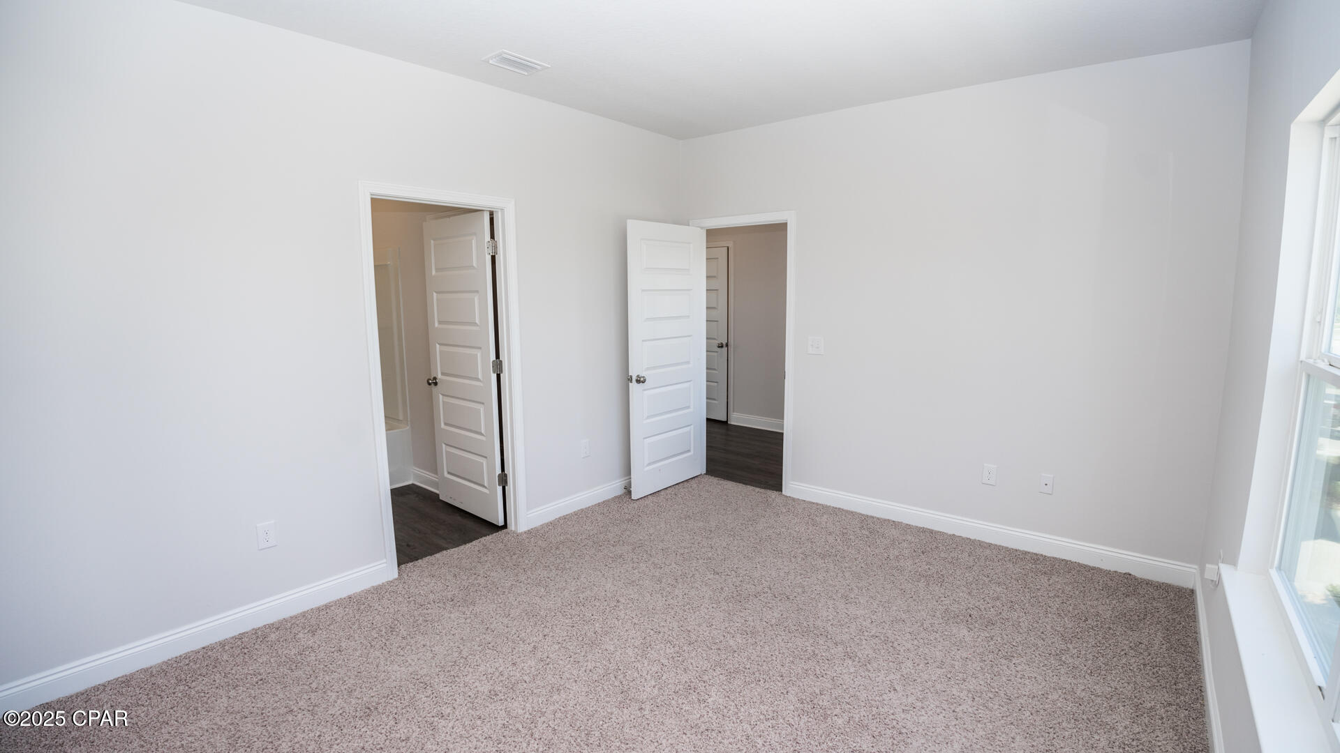 Image 53 For 140 Carriage Road