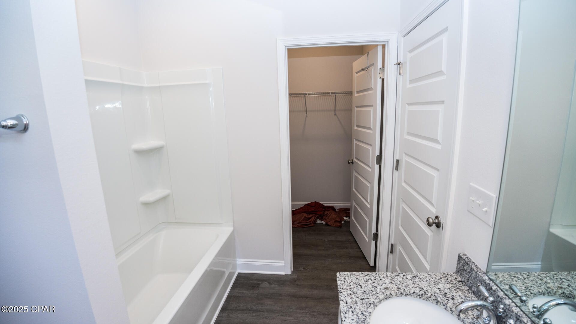 Image 59 For 140 Carriage Road