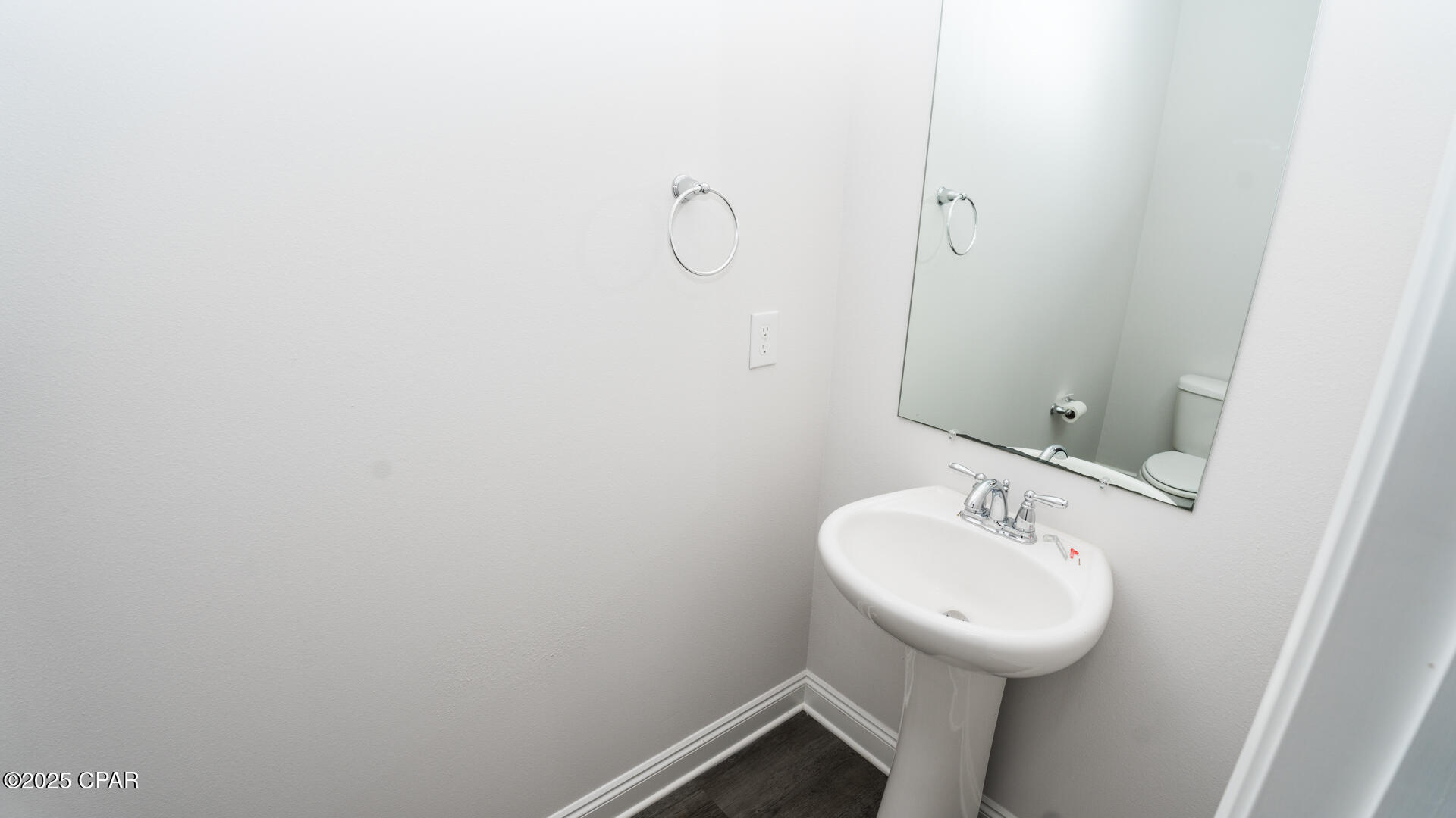 Image 60 For 140 Carriage Road