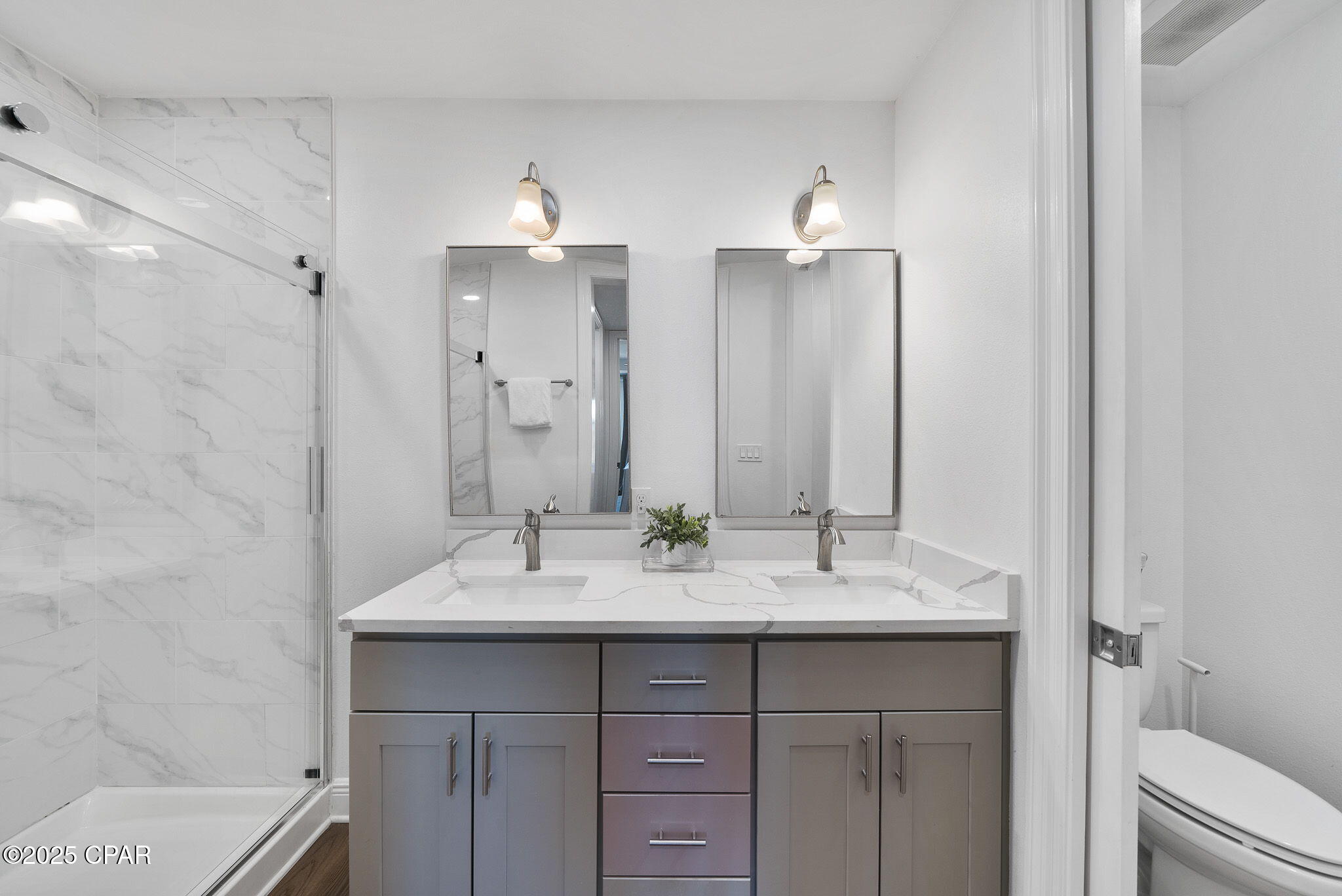 Listing photo id 18 for 1740 County Hwy 393  203