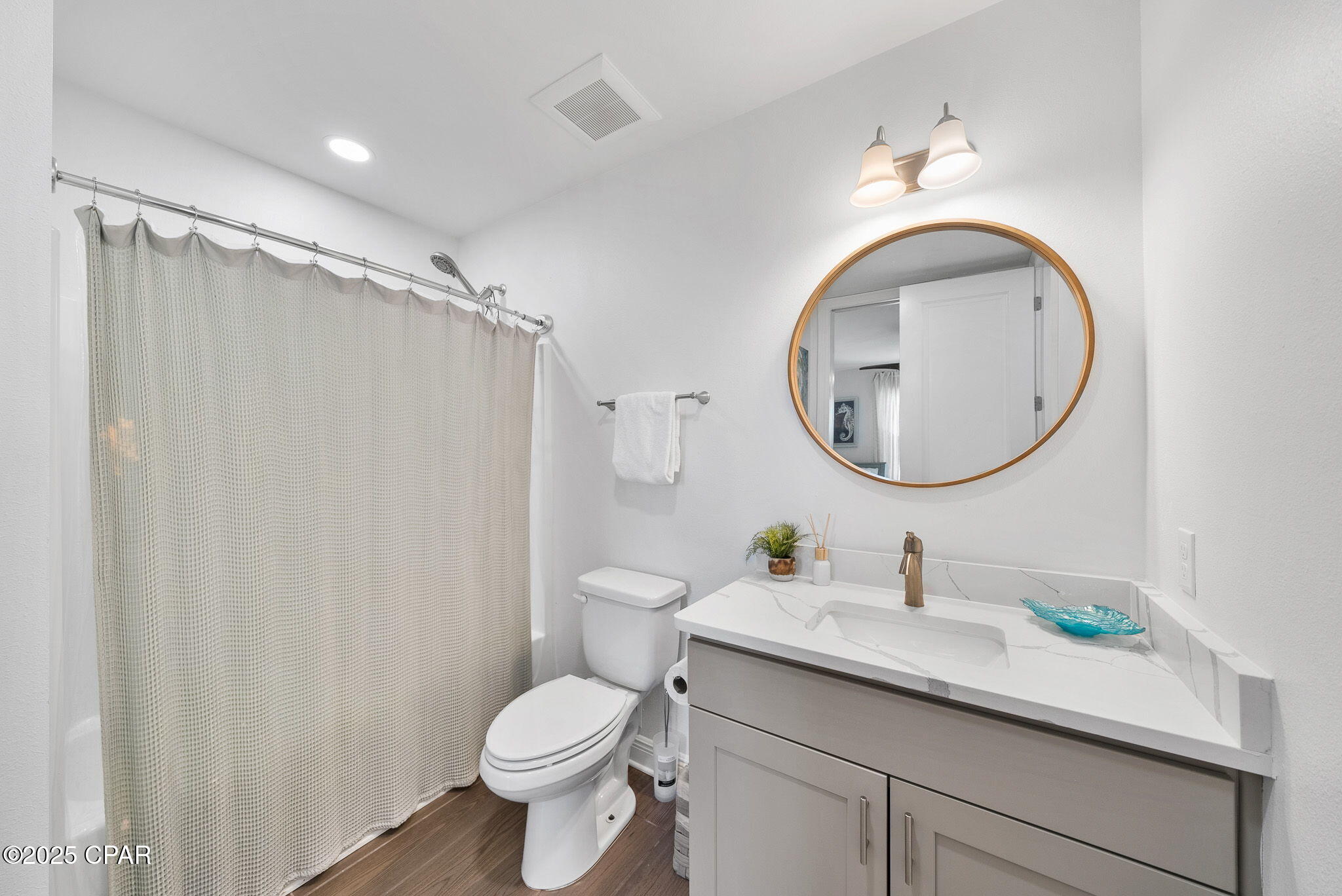 Image 21 For 1740 County Hwy 393  203