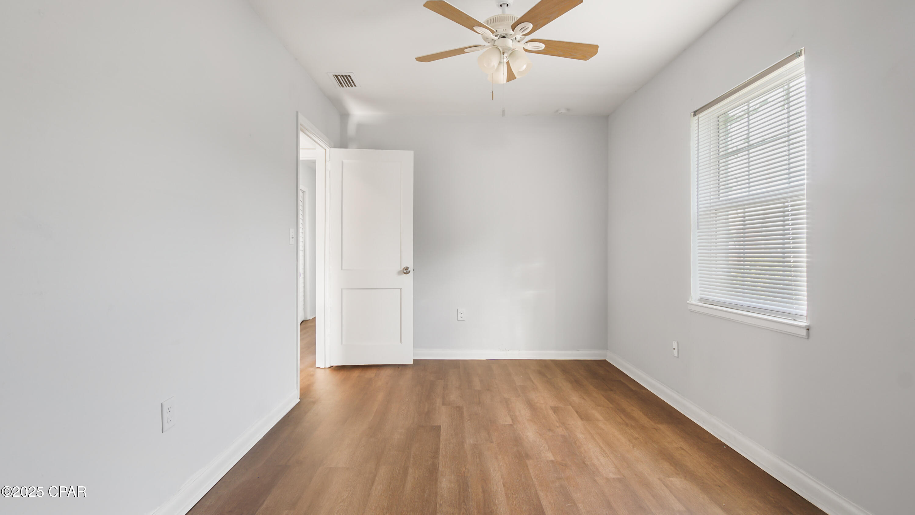 Image 16 For 709 Williams Avenue