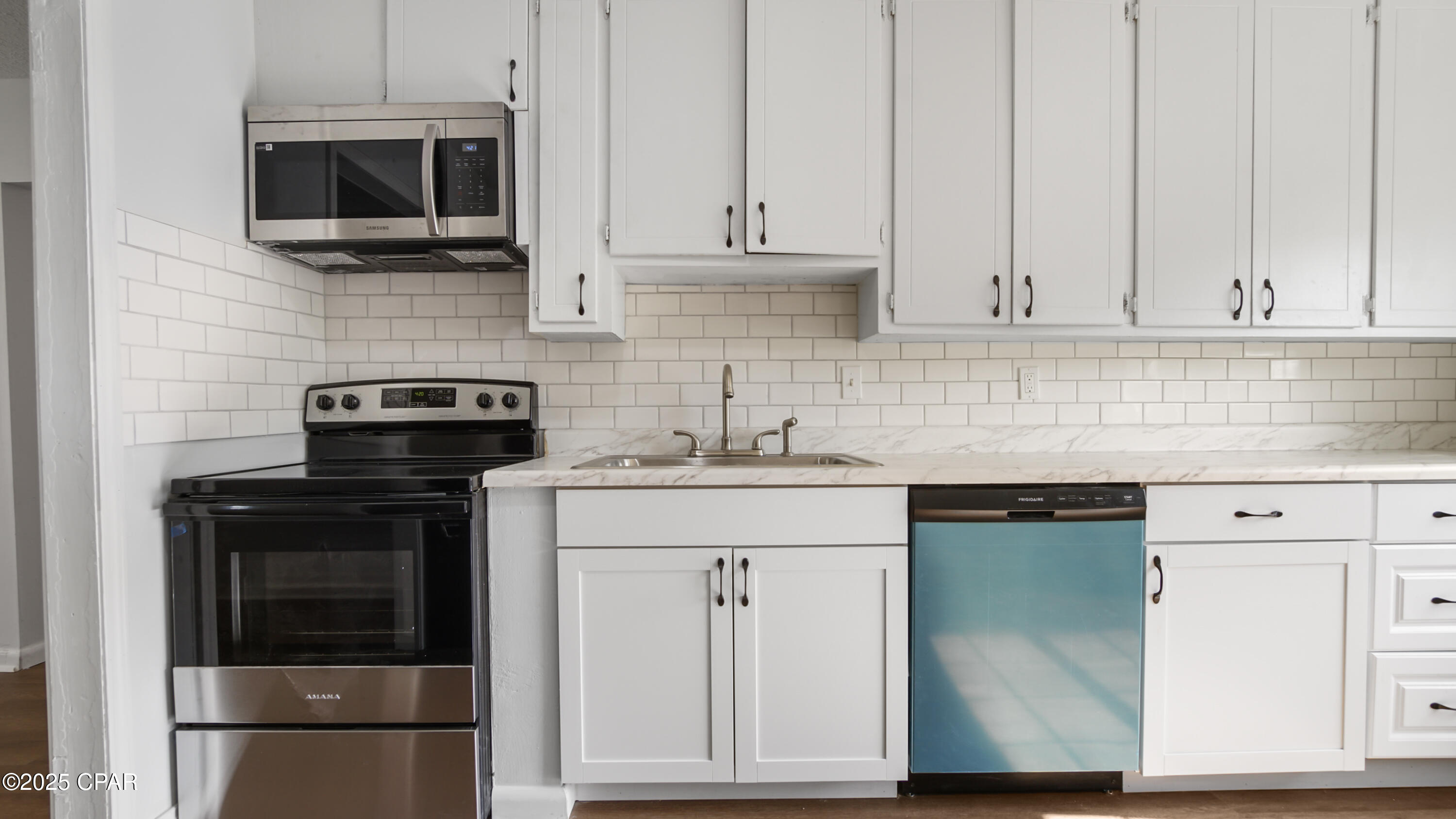 Image 21 For 709 Williams Avenue