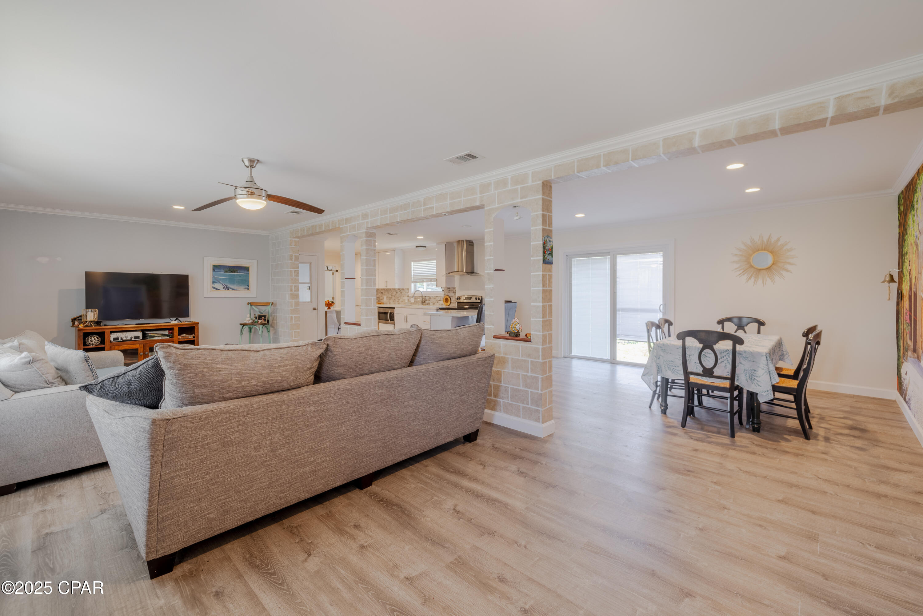 Image 6 For 301 Greenwood Drive