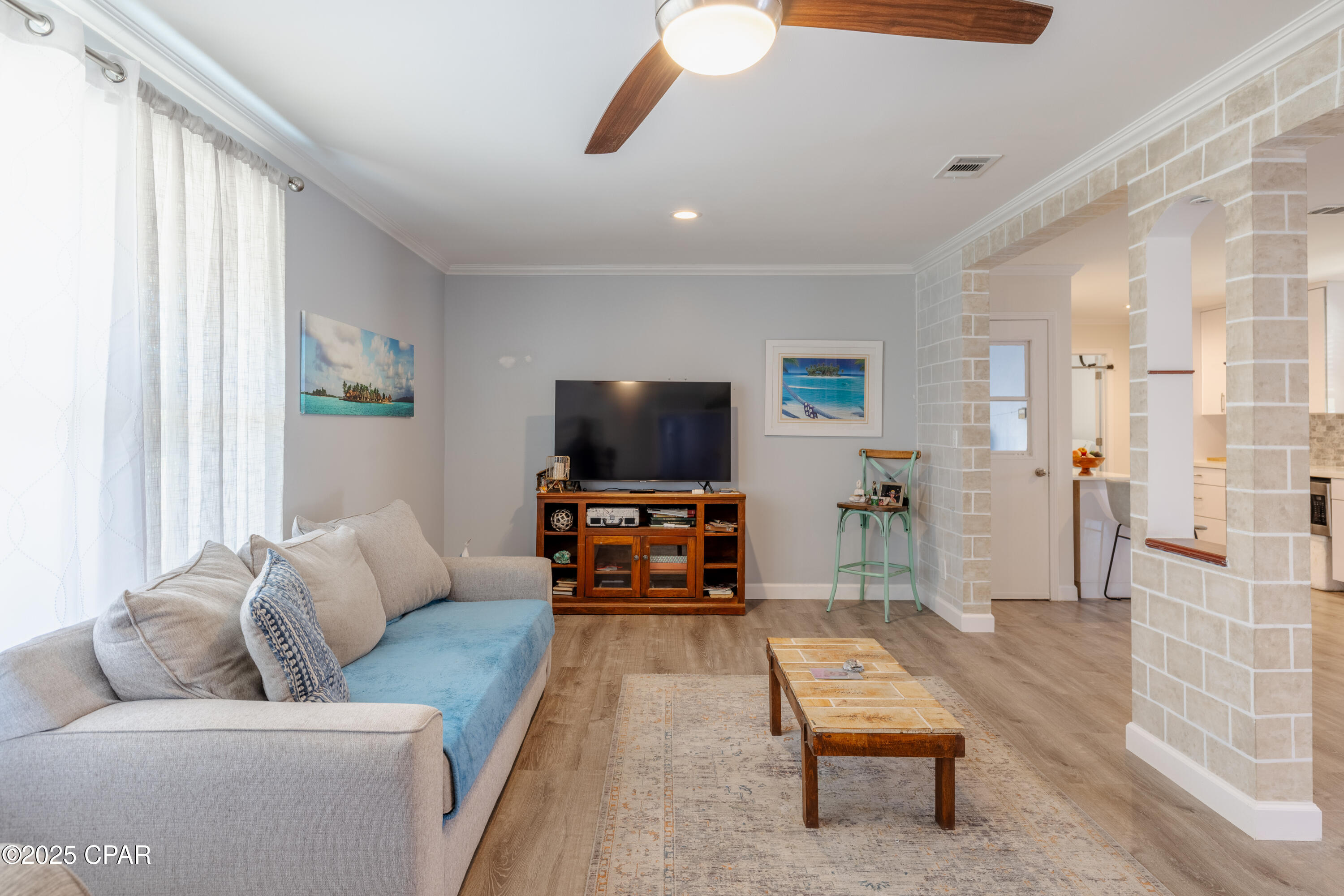 Image 7 For 301 Greenwood Drive