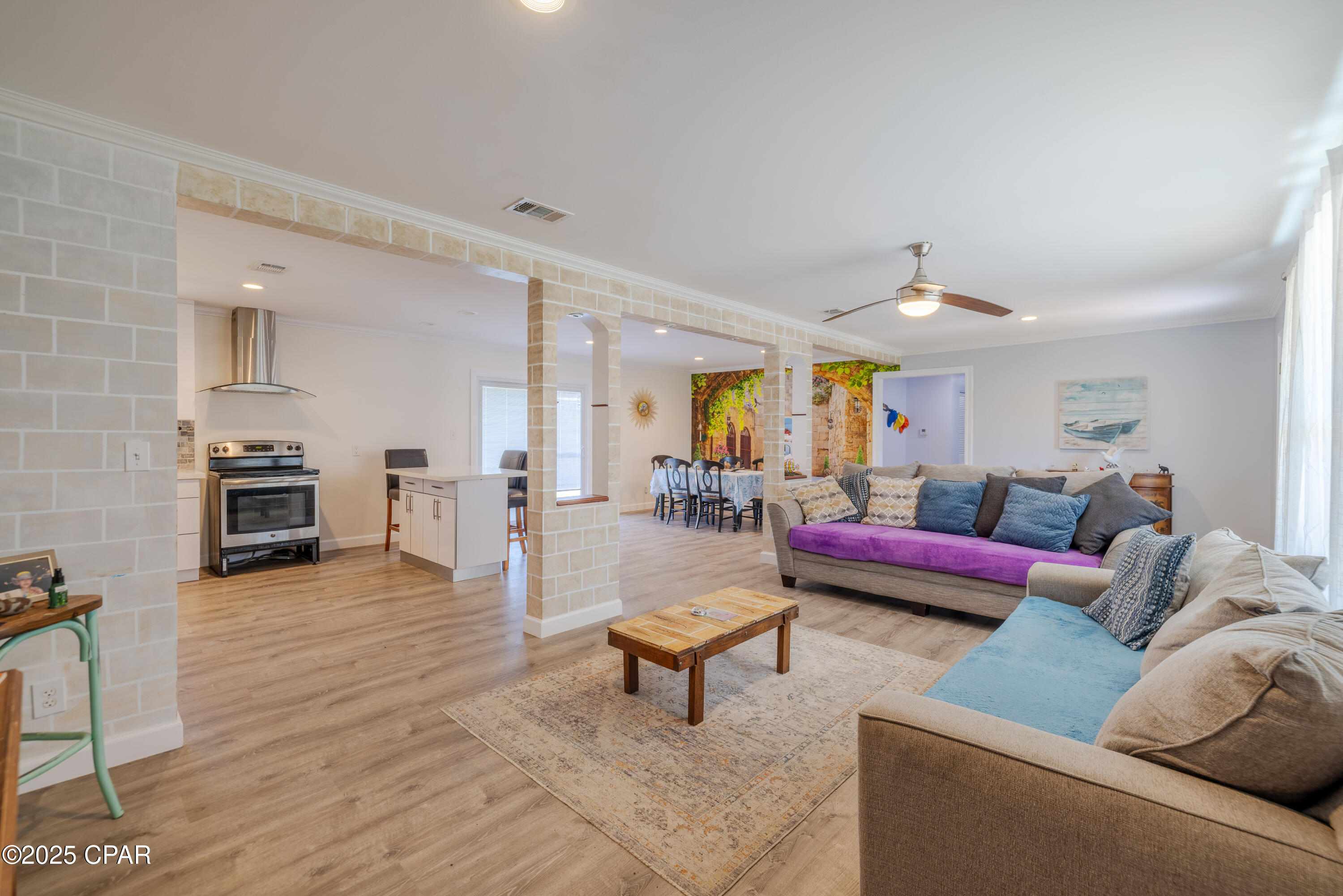 Image 8 For 301 Greenwood Drive